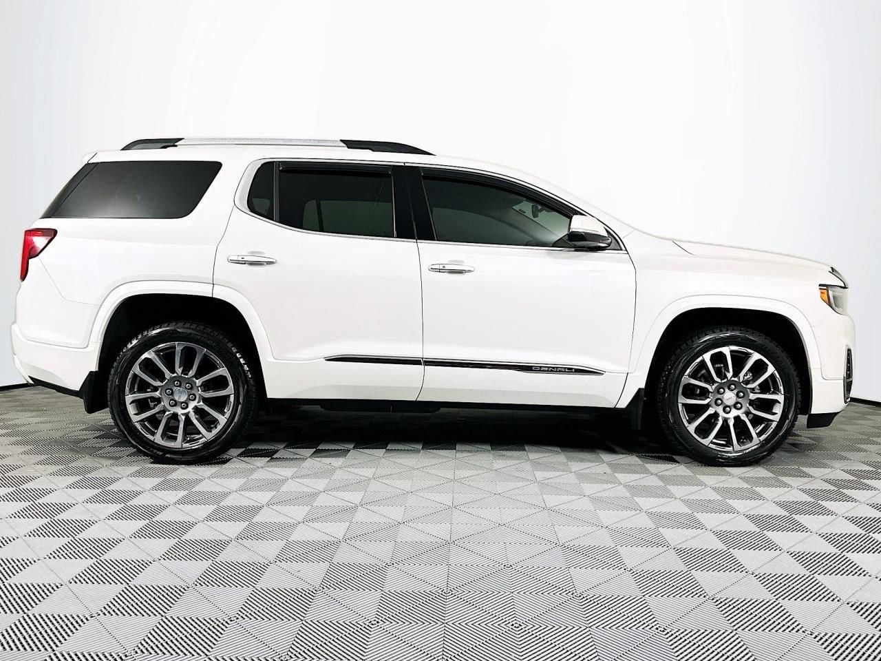 2021 GMC Acadia Denali - Photo 29