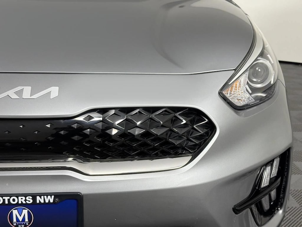 Used 2022 Kia Niro Touring SE SUV
