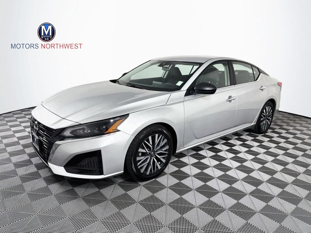 Used 2024 Nissan Altima 2.5 SV Sedan