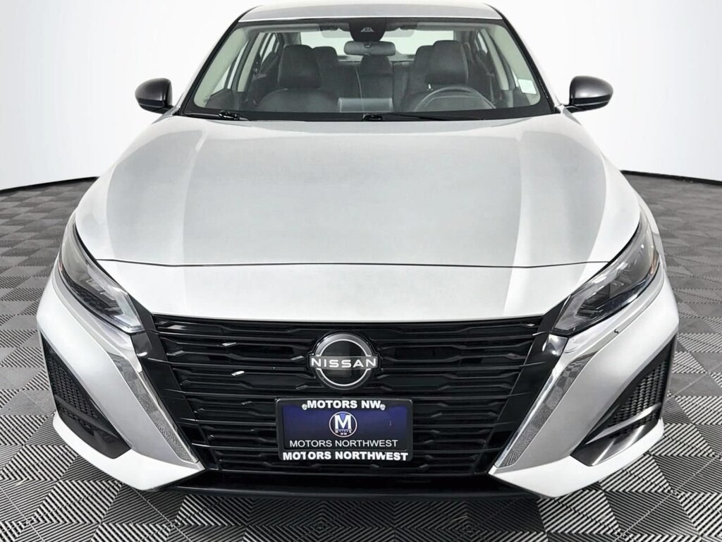 Used 2024 Nissan Altima 2.5 SV Sedan