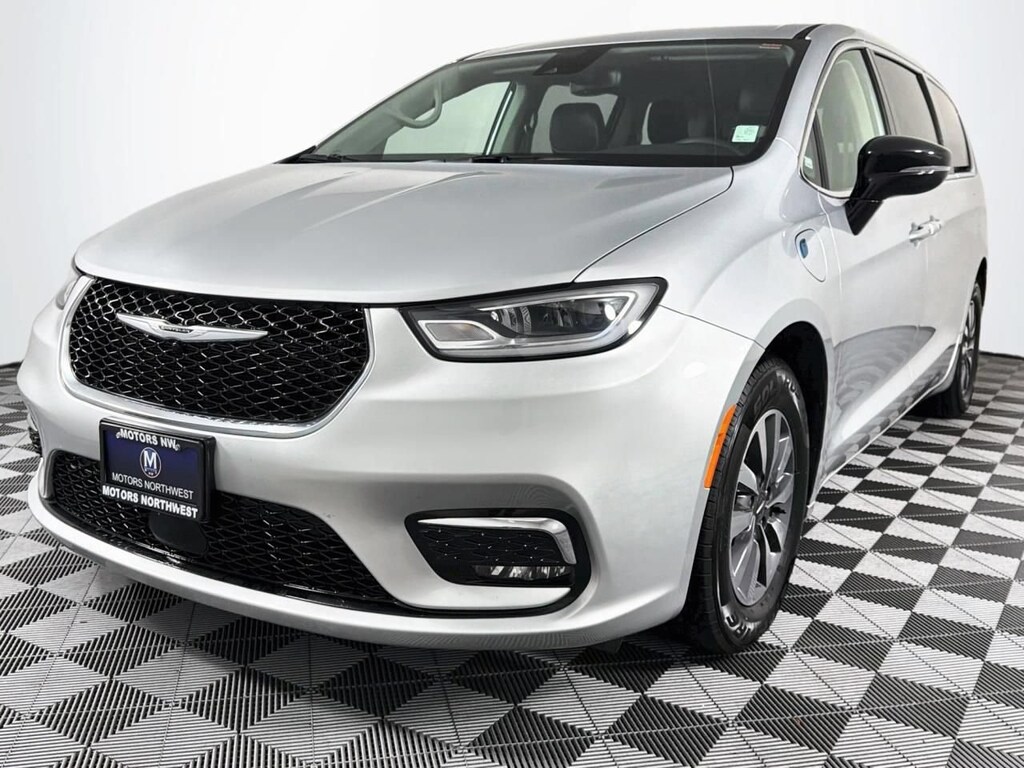 Used 2024 Chrysler Pacifica Plug-In Hybrid Select Van Passenger Van
