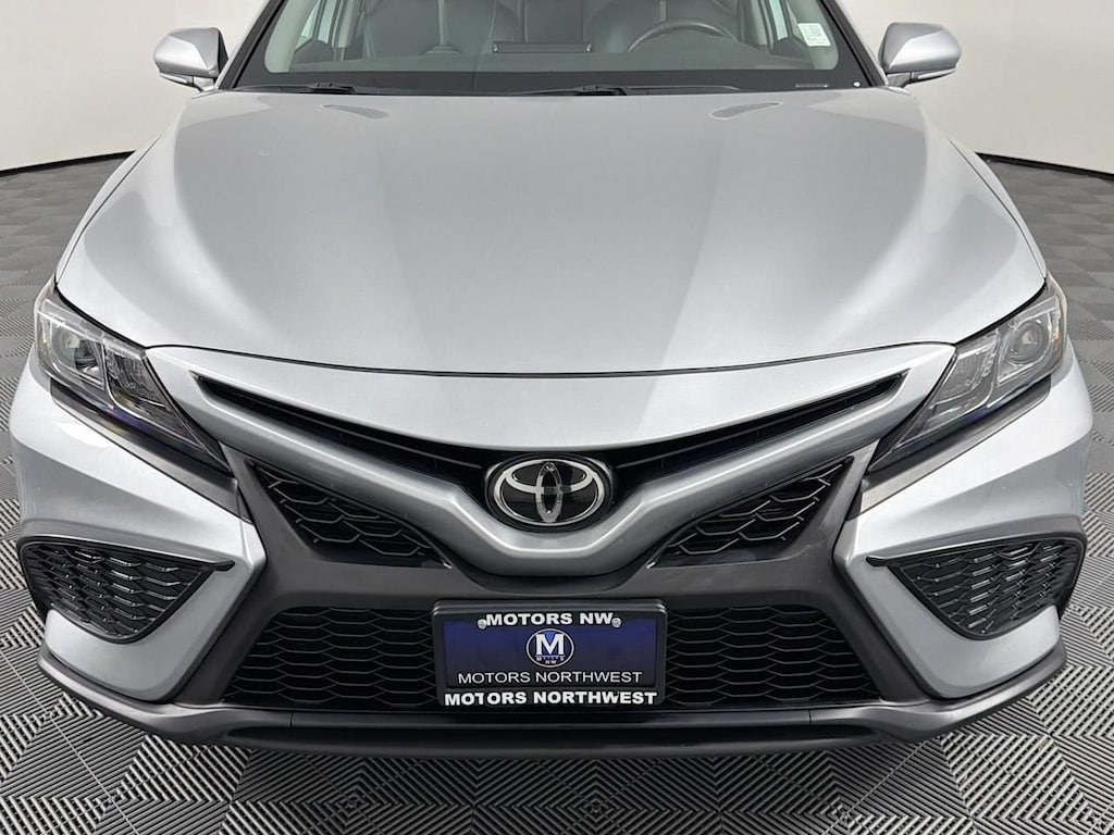 Used 2024 Toyota Camry SE Sedan