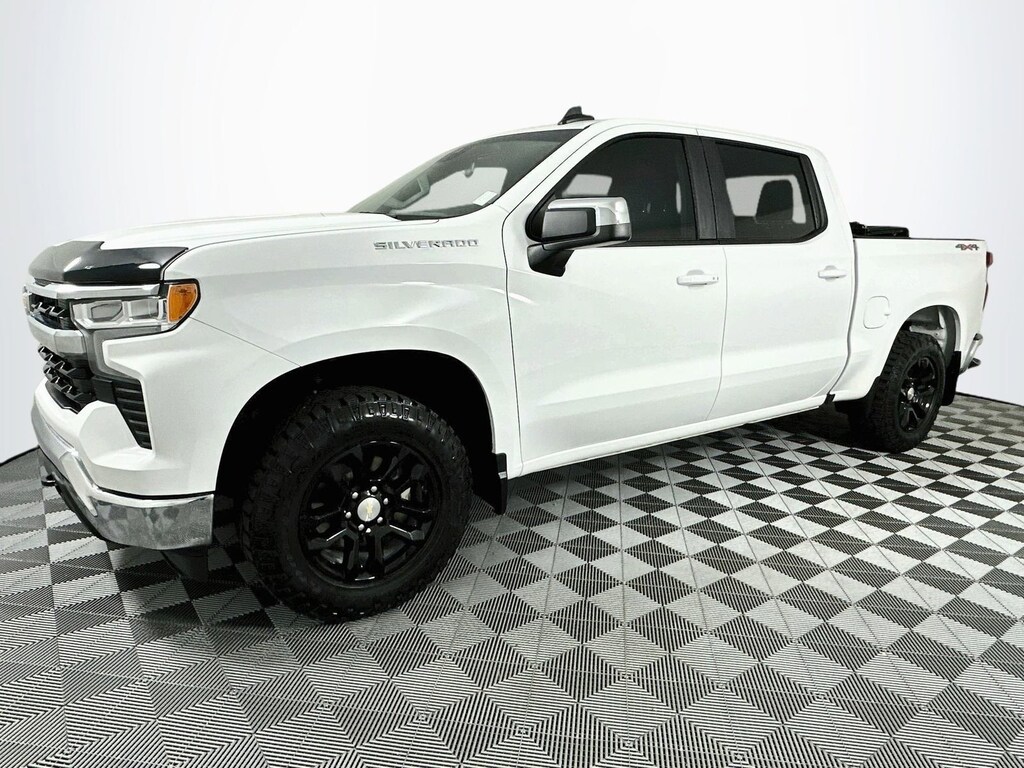 Used 2023 Chevrolet Silverado 1500 LT w/1LT Truck Crew Cab