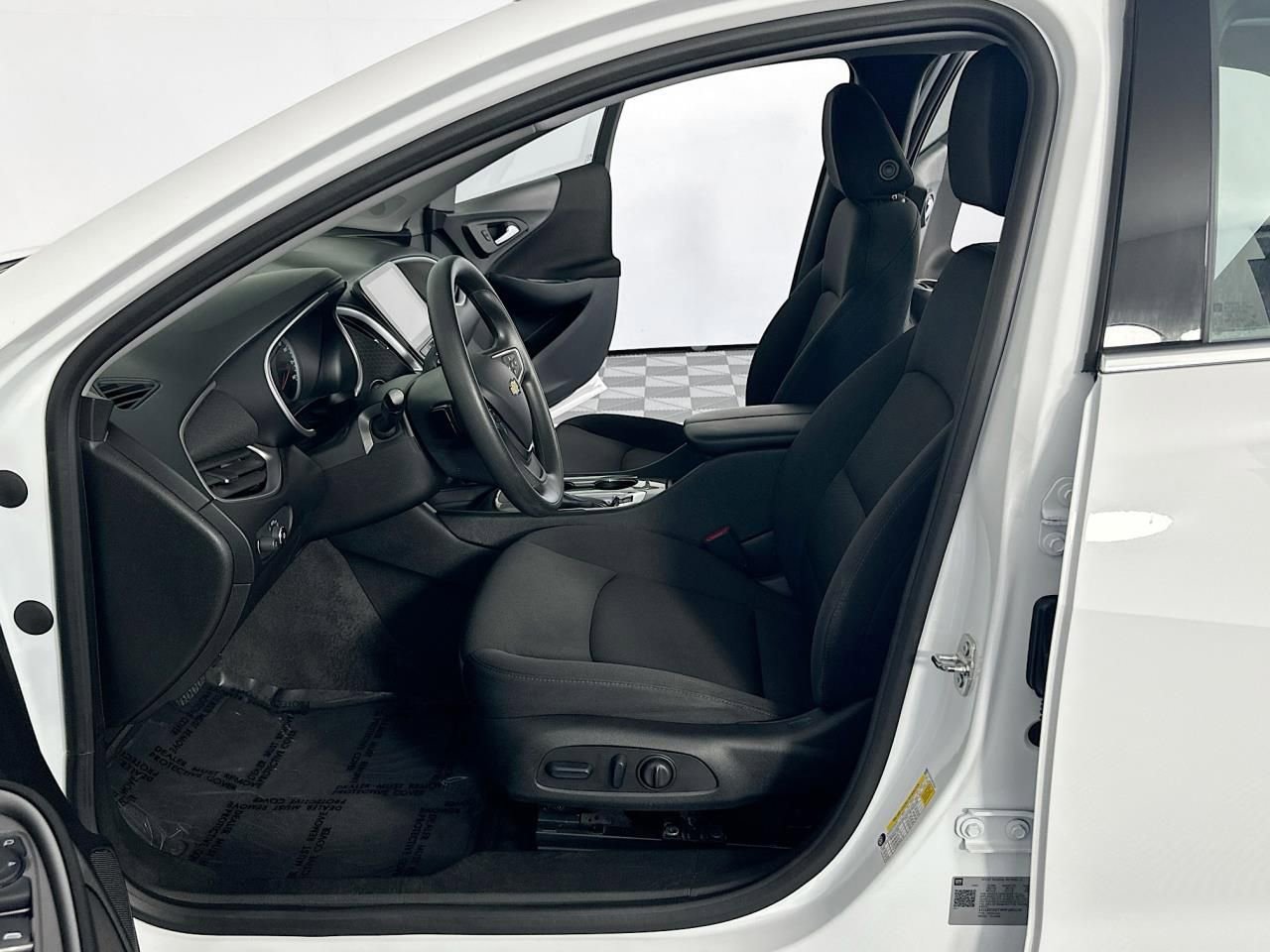 2023 Chevrolet Malibu 1LT - Photo 24