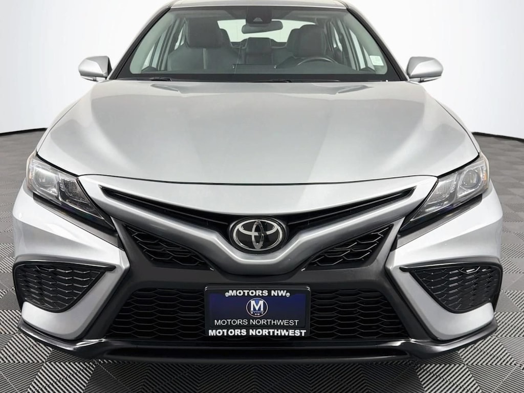 Used 2024 Toyota Camry SE Sedan
