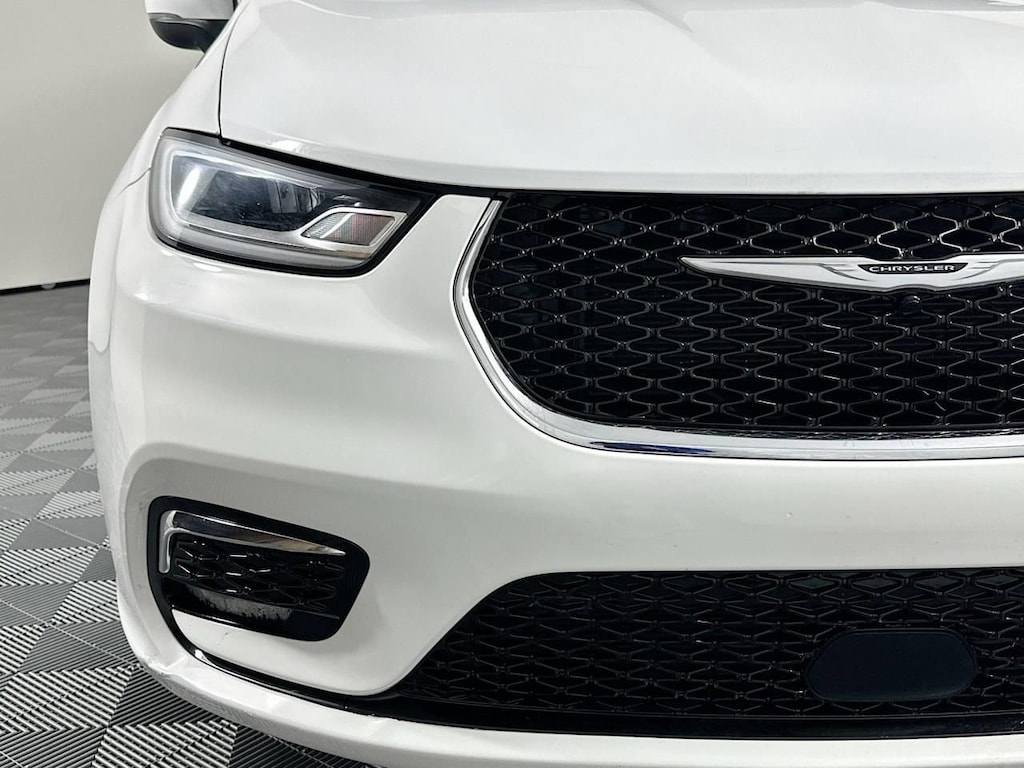 Used 2023 Chrysler Pacifica Touring Van Passenger Van