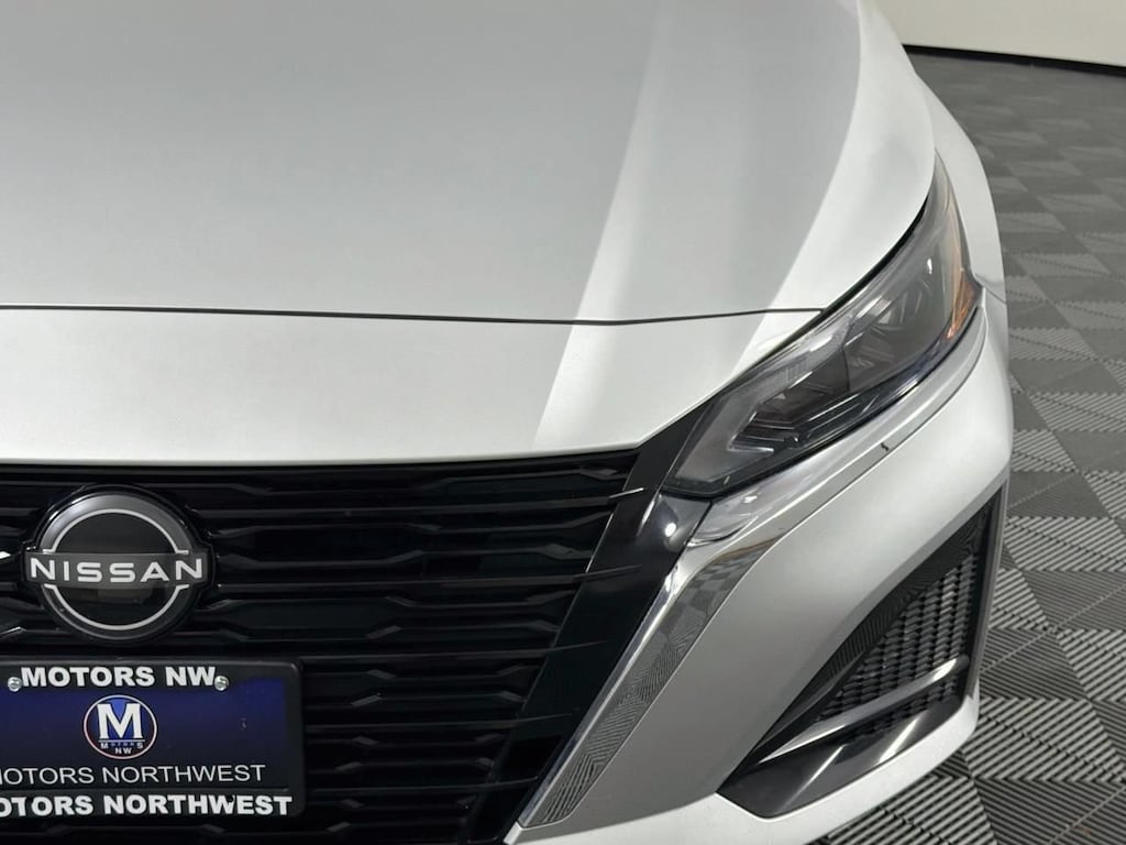 Used 2024 Nissan Altima 2.5 SV Sedan