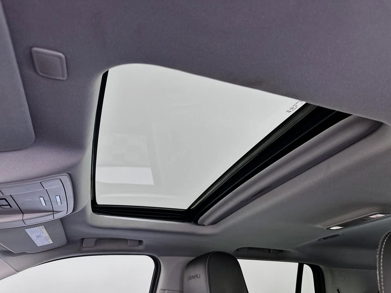 2019 GMC Yukon Denali - Photo 37