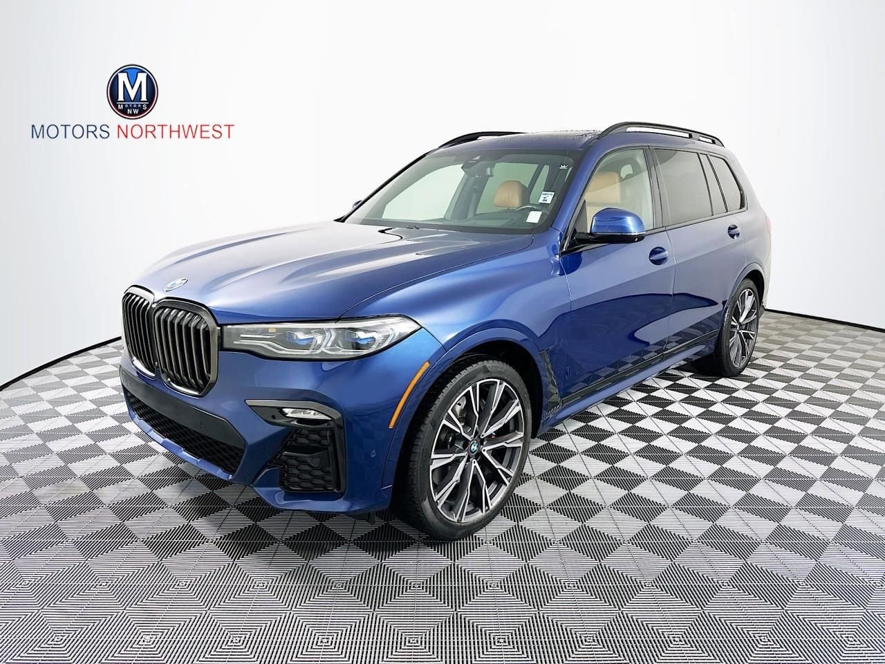 2021 BMW X7 M50i's photo