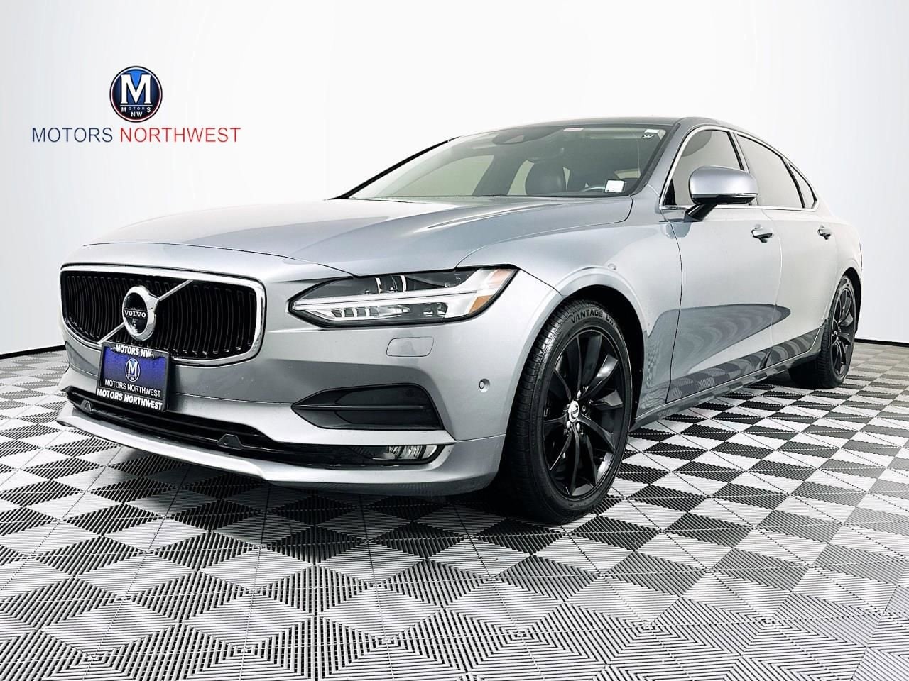 2018 Volvo S90 Momentum
