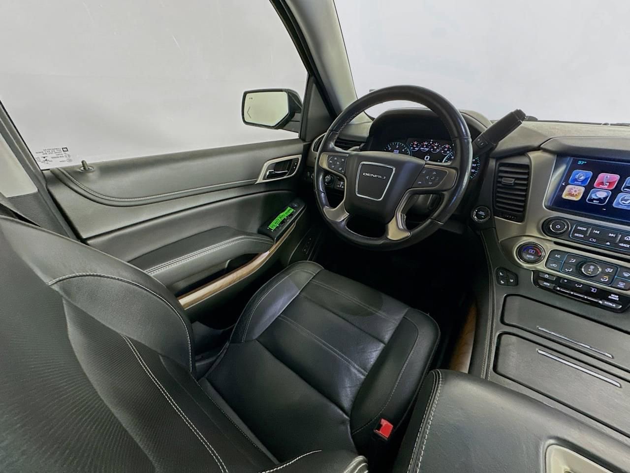2019 GMC Yukon Denali - Photo 11
