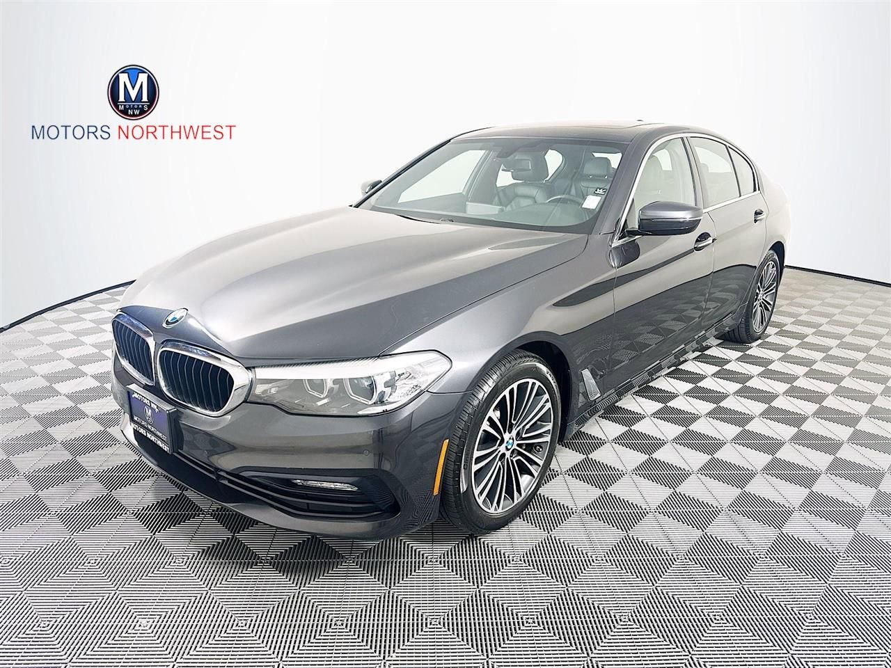 2018 BMW 5 Series 530i xDrive Sedan's photo