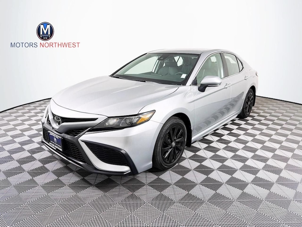 Used 2024 Toyota Camry SE Sedan