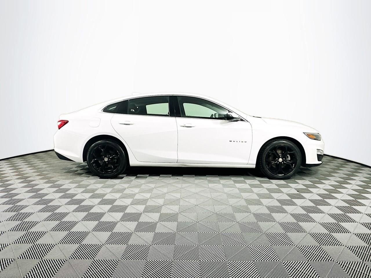 2023 Chevrolet Malibu 1LT - Photo 8