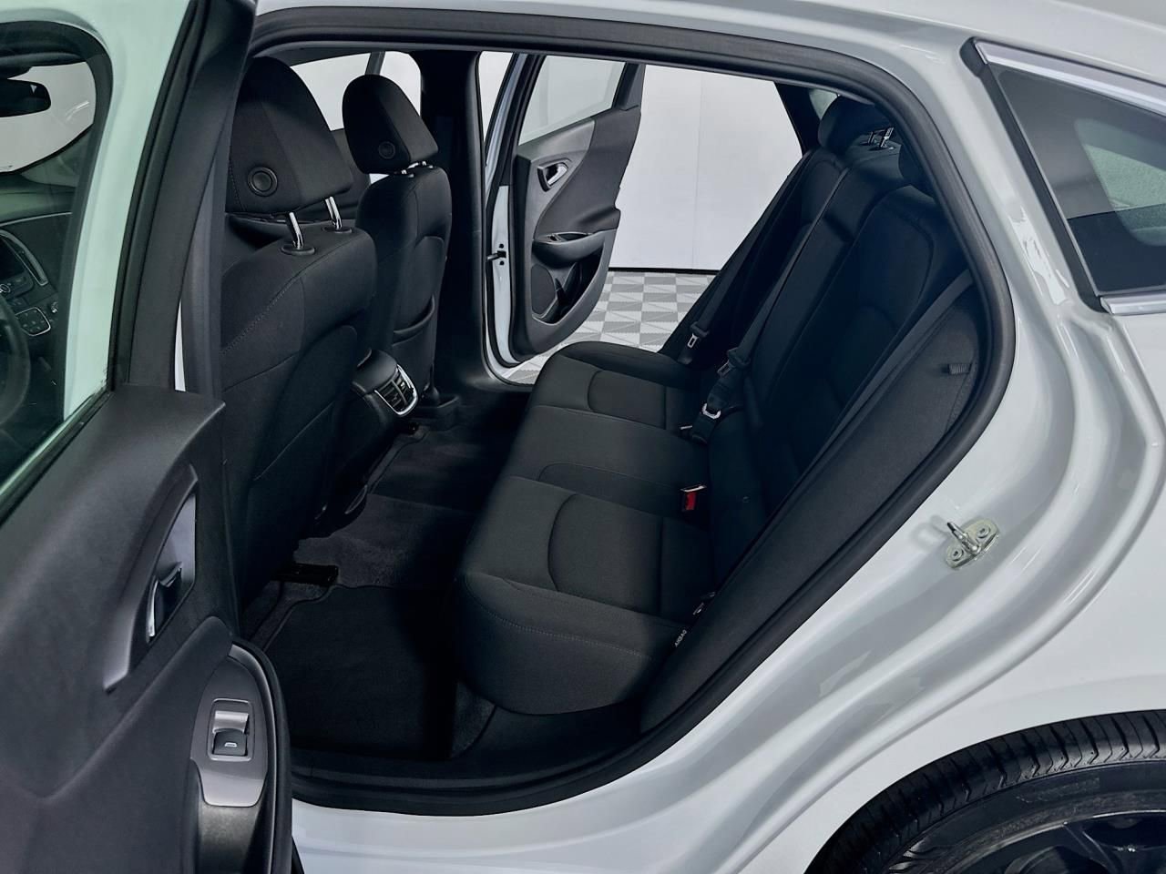 2023 Chevrolet Malibu 1LT - Photo 30