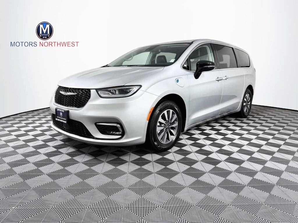 Used 2024 Chrysler Pacifica Plug-In Hybrid Select Van Passenger Van