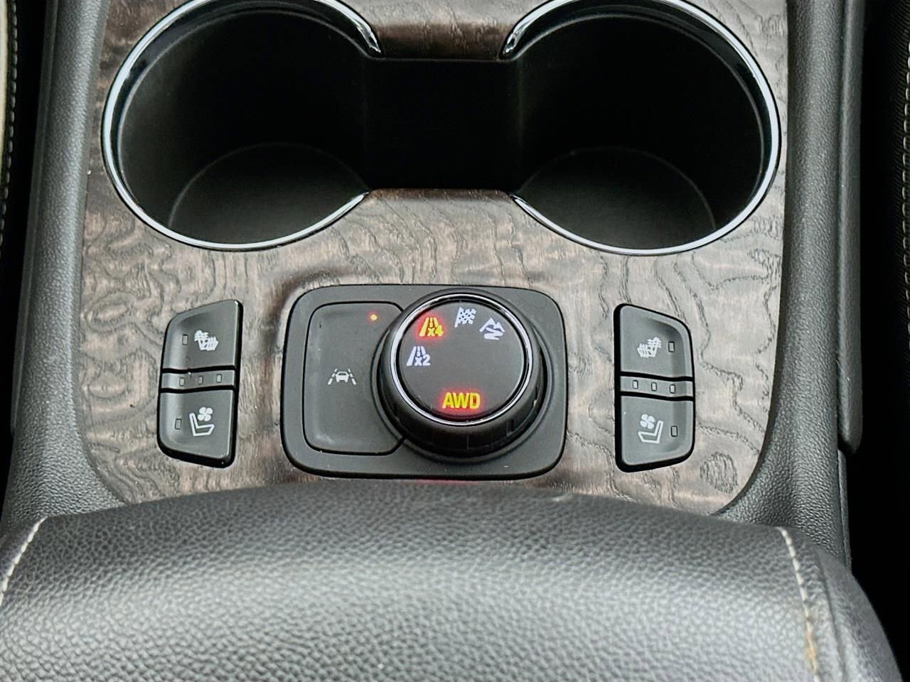 2021 GMC Acadia Denali - Photo 17