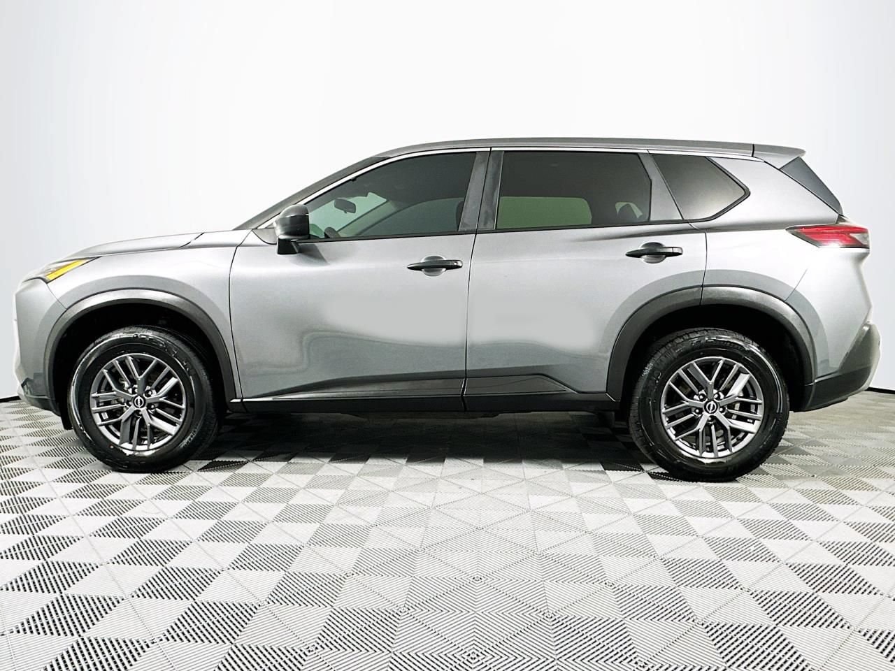 2023 Nissan Rogue S - Photo 7