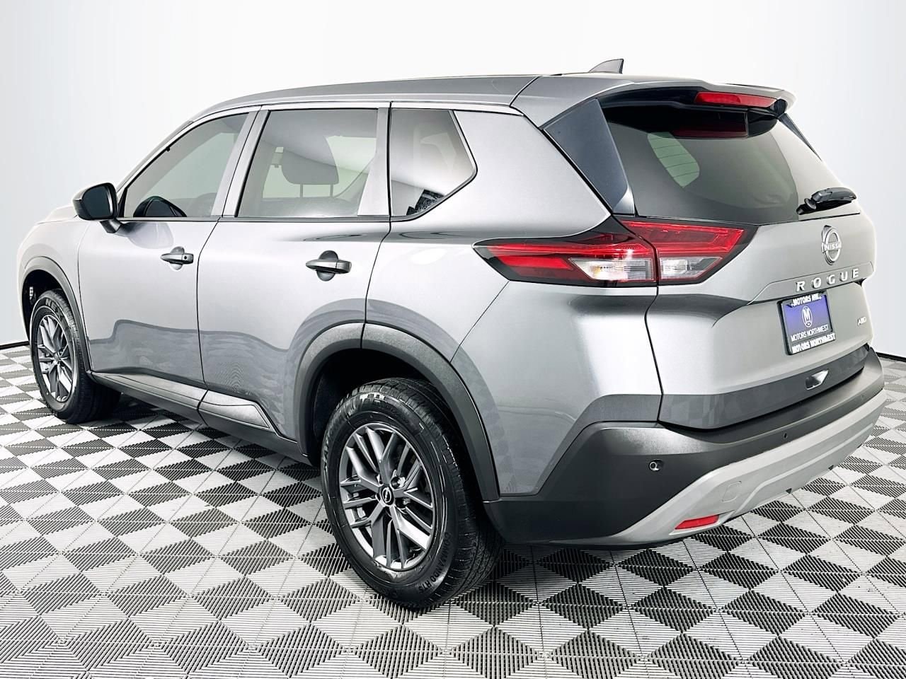 2023 Nissan Rogue S - Photo 8