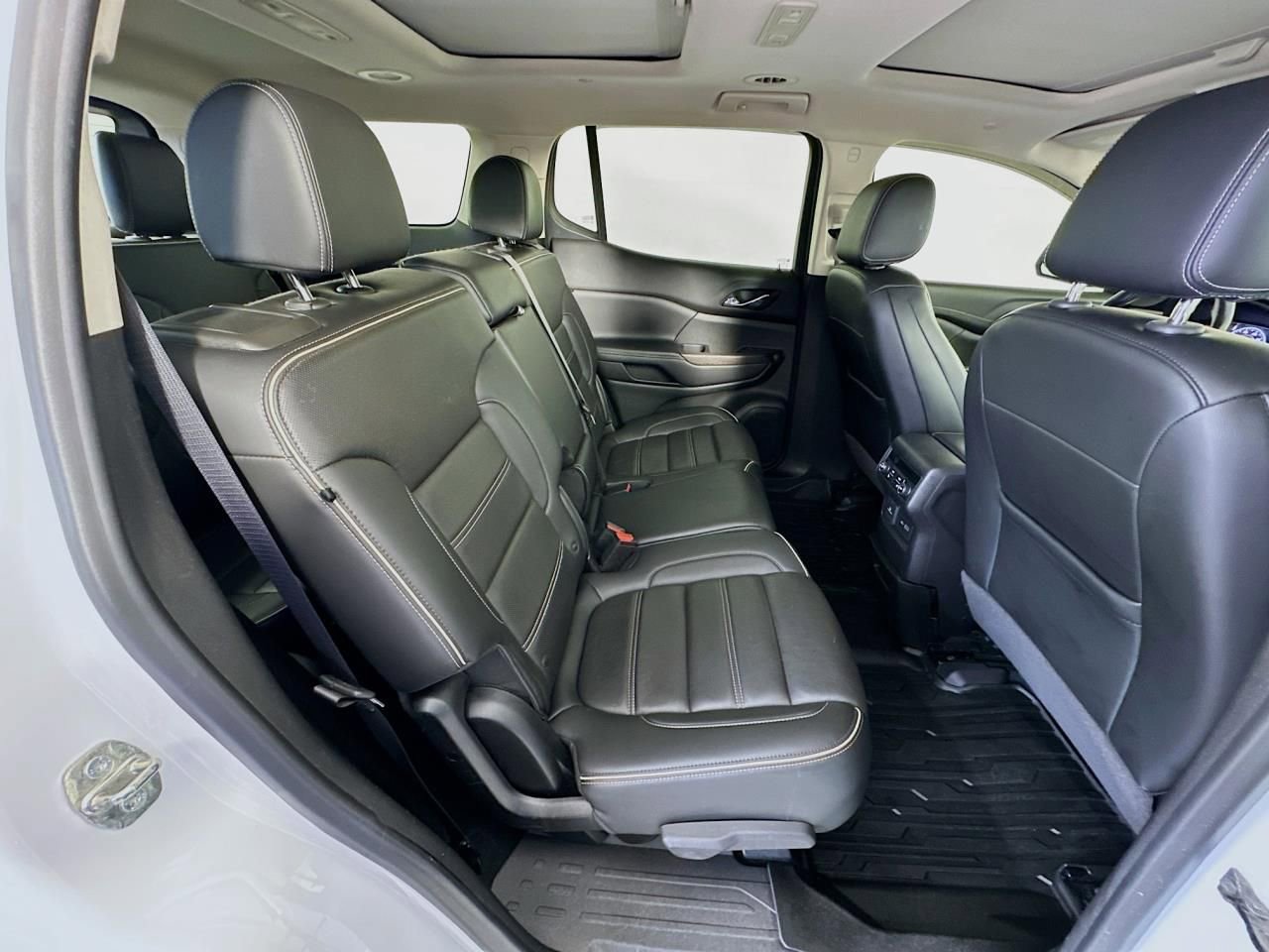 2021 GMC Acadia Denali - Photo 44