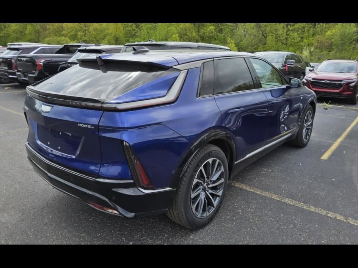 Used 2024 Cadillac LYRIQ Sport 2 with VIN 1GYKPVRLXRZ010035 for sale in Barrington, IL