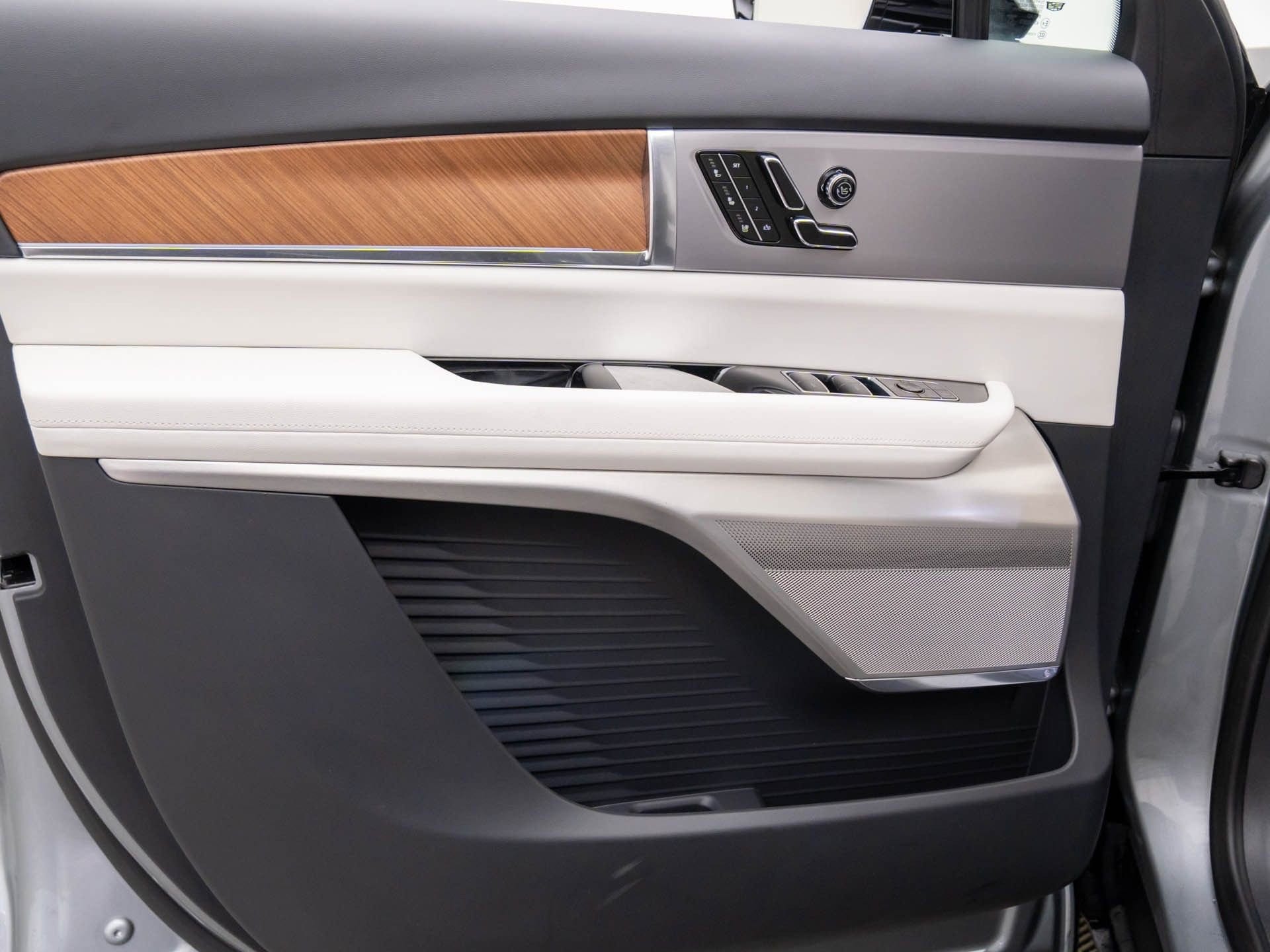 2026 Cadillac VISTIQ Luxury - Photo 15