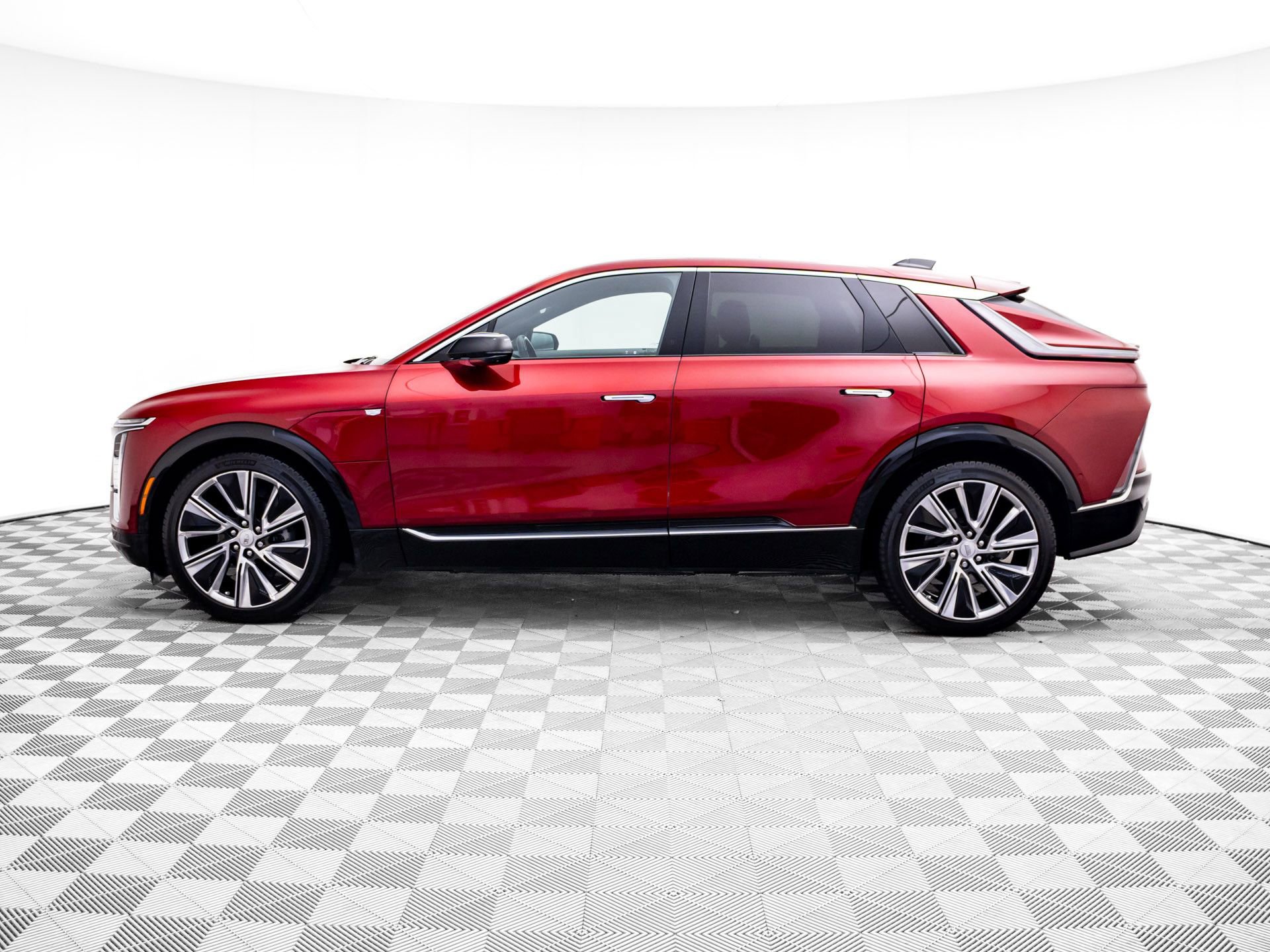 Used 2025 Cadillac LYRIQ Luxury 3 with VIN 1GYKPTRL9SZ300941 for sale in Barrington, IL