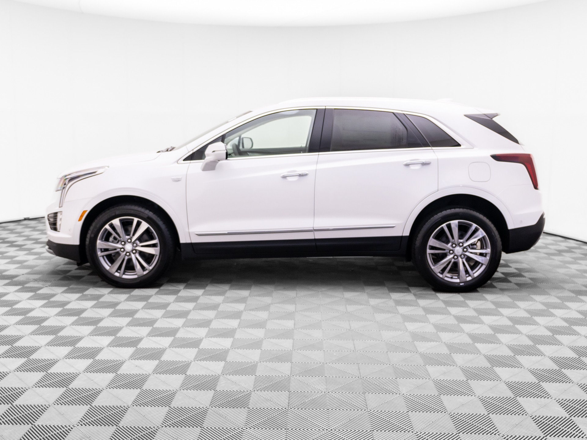 2026 Cadillac XT5 Premium Luxury - Photo 2