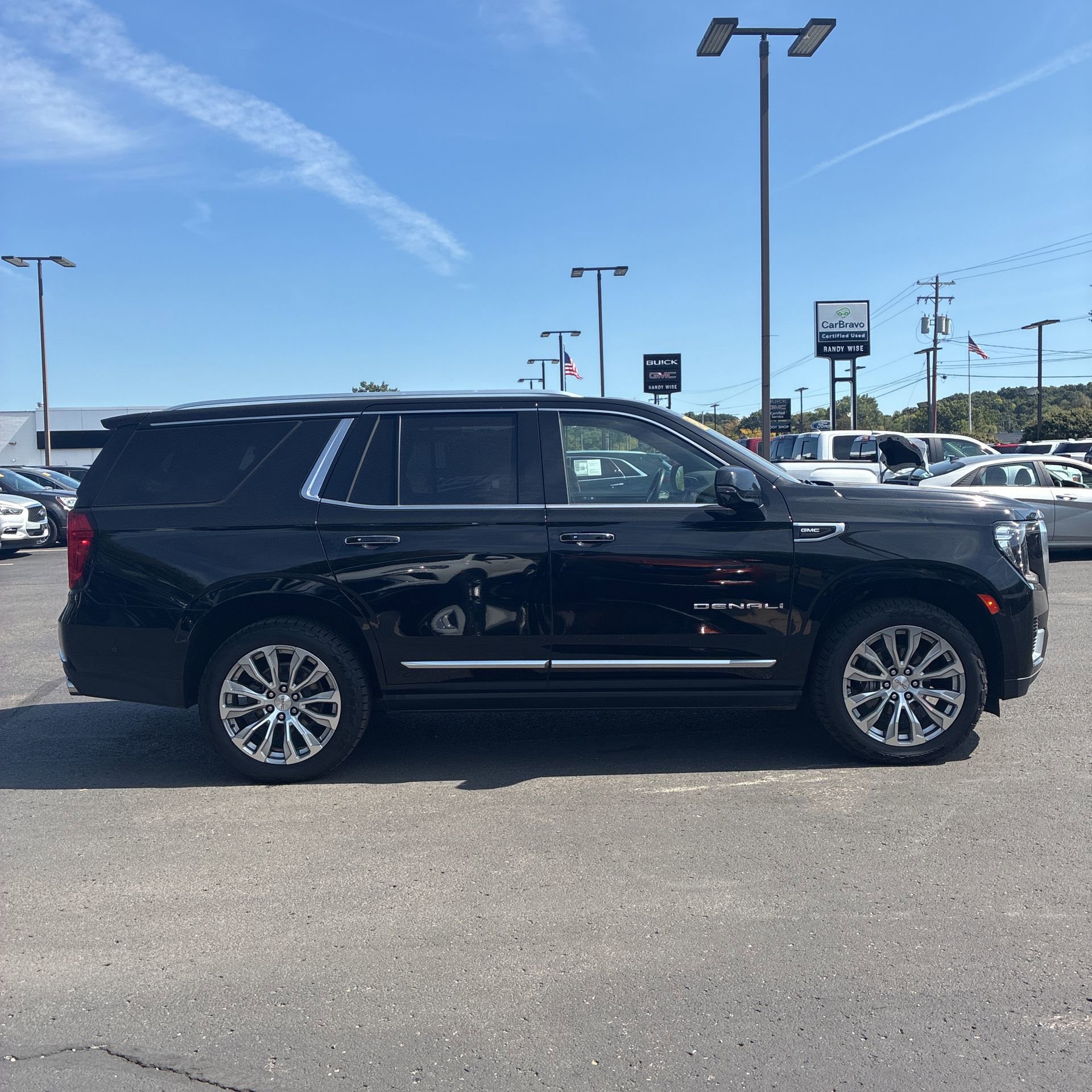 2024 Gmc Yukon Denali photo 3