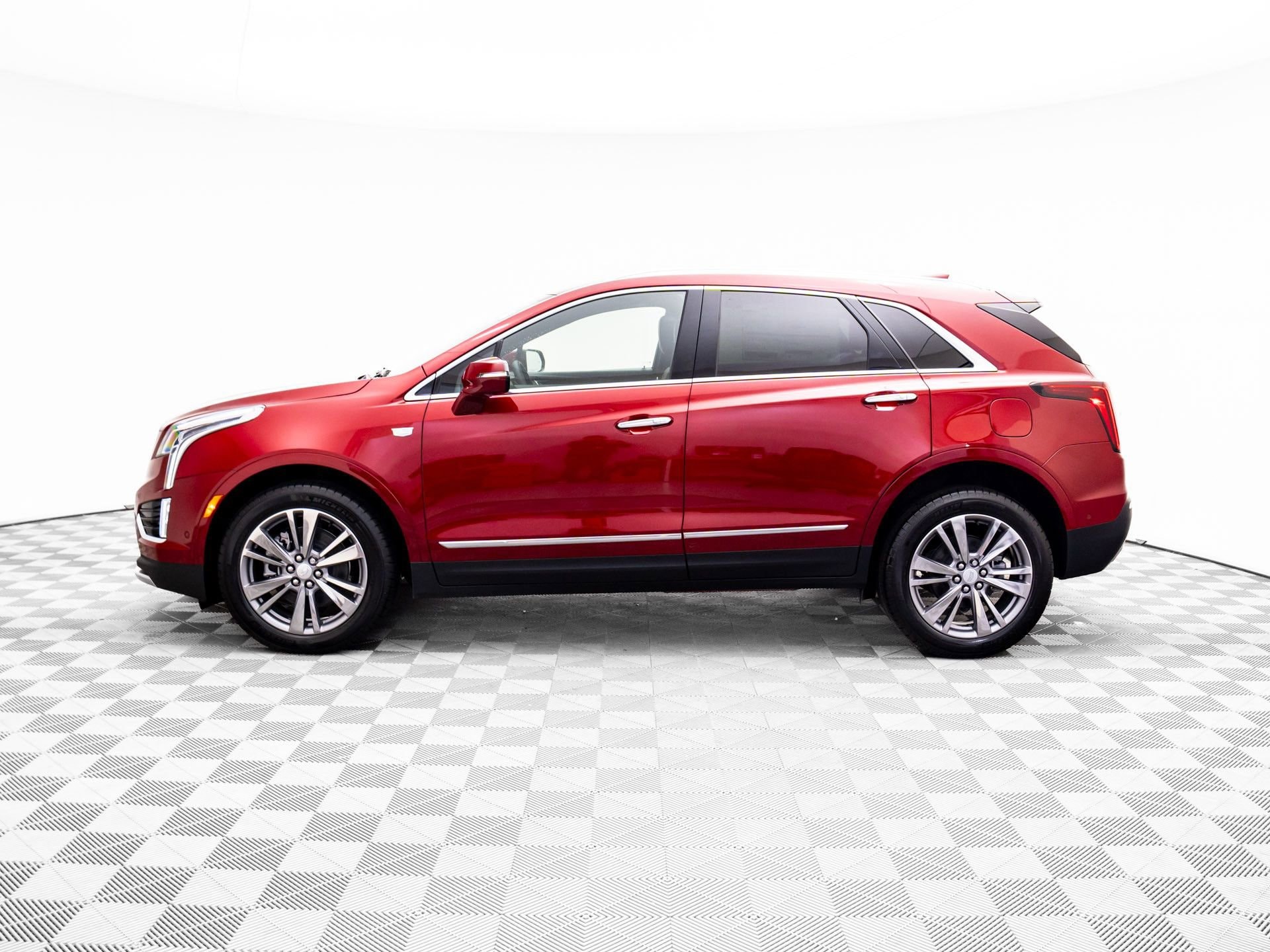 2026 Cadillac XT5 Premium Luxury - Photo 2