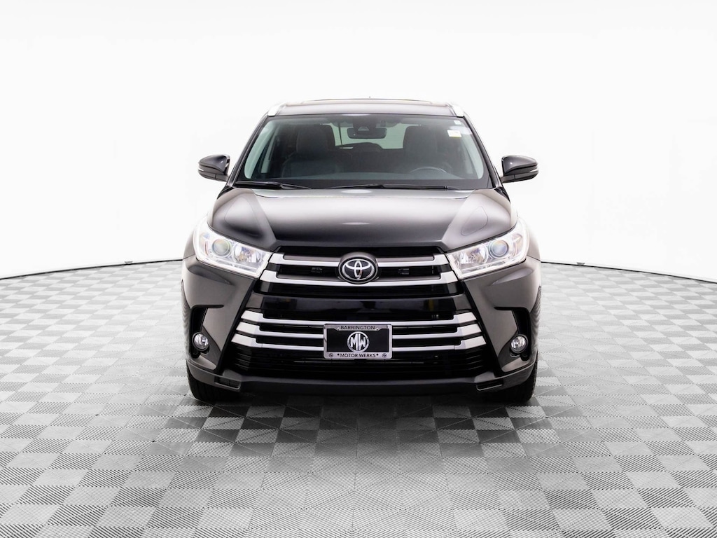Used 2019 Toyota Highlander SE