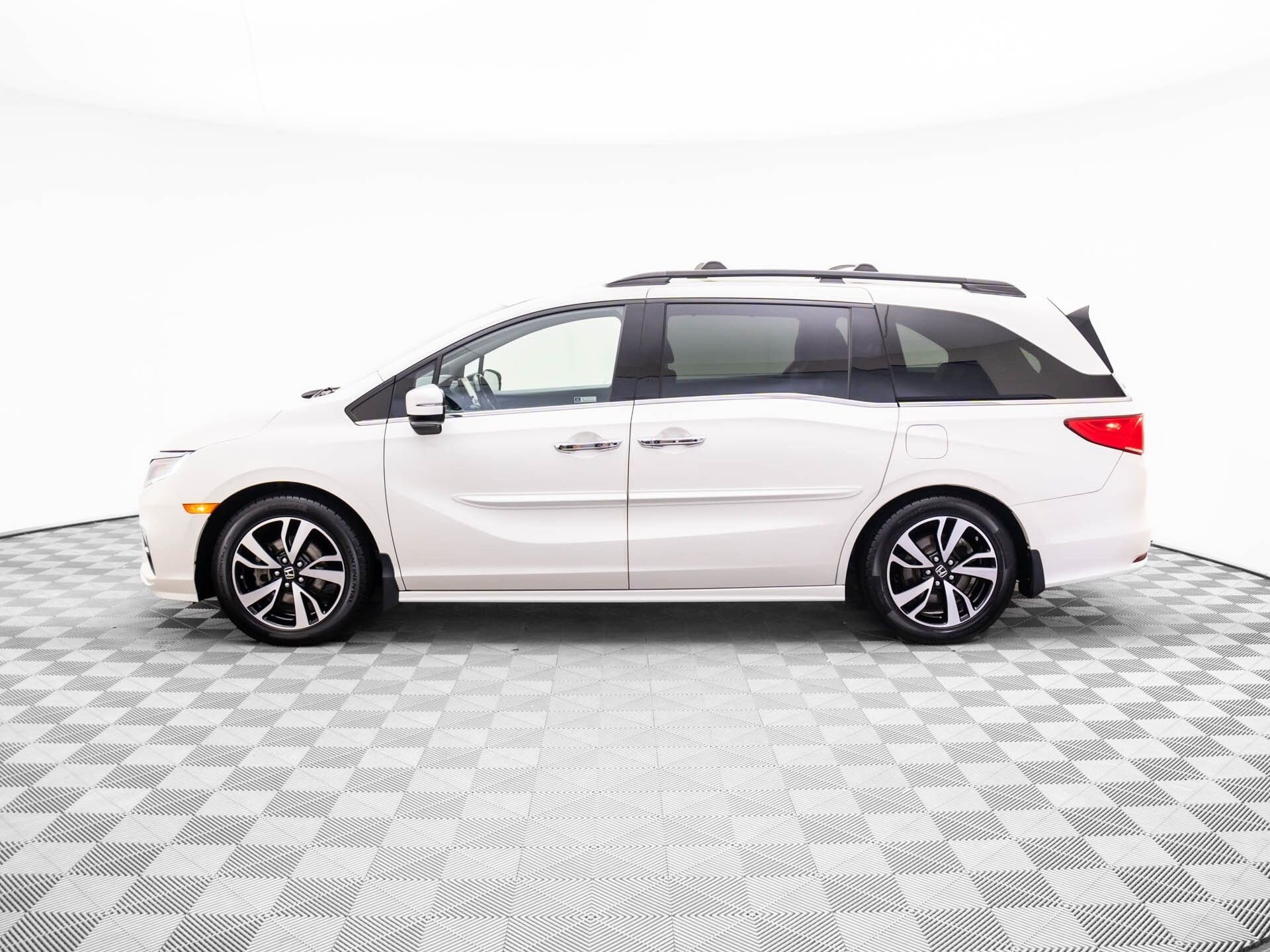 2019 Honda Odyssey Elite photo 4
