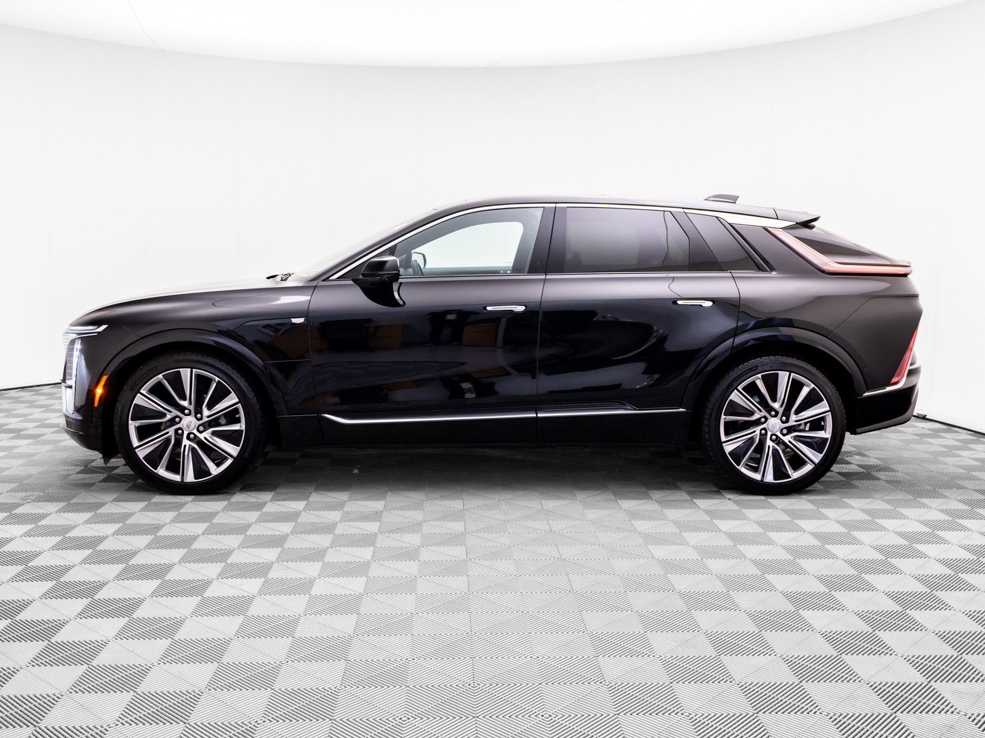 Certified 2025 Cadillac LYRIQ Luxury 3 with VIN 1GYKPTRL6SZ301237 for sale in Barrington, IL