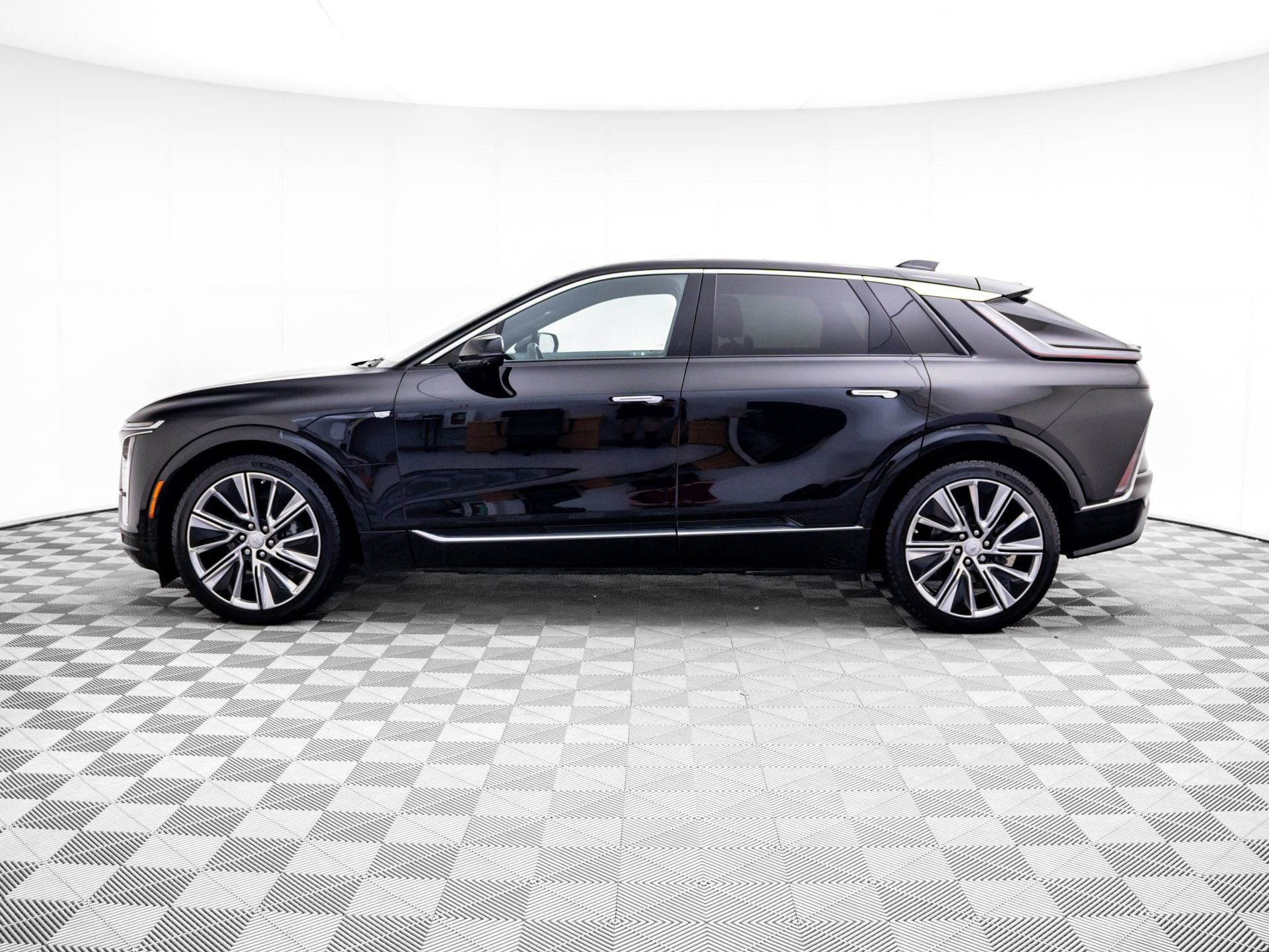 Certified 2025 Cadillac LYRIQ Luxury 3 with VIN 1GYKPTRL5SZ301245 for sale in Barrington, IL