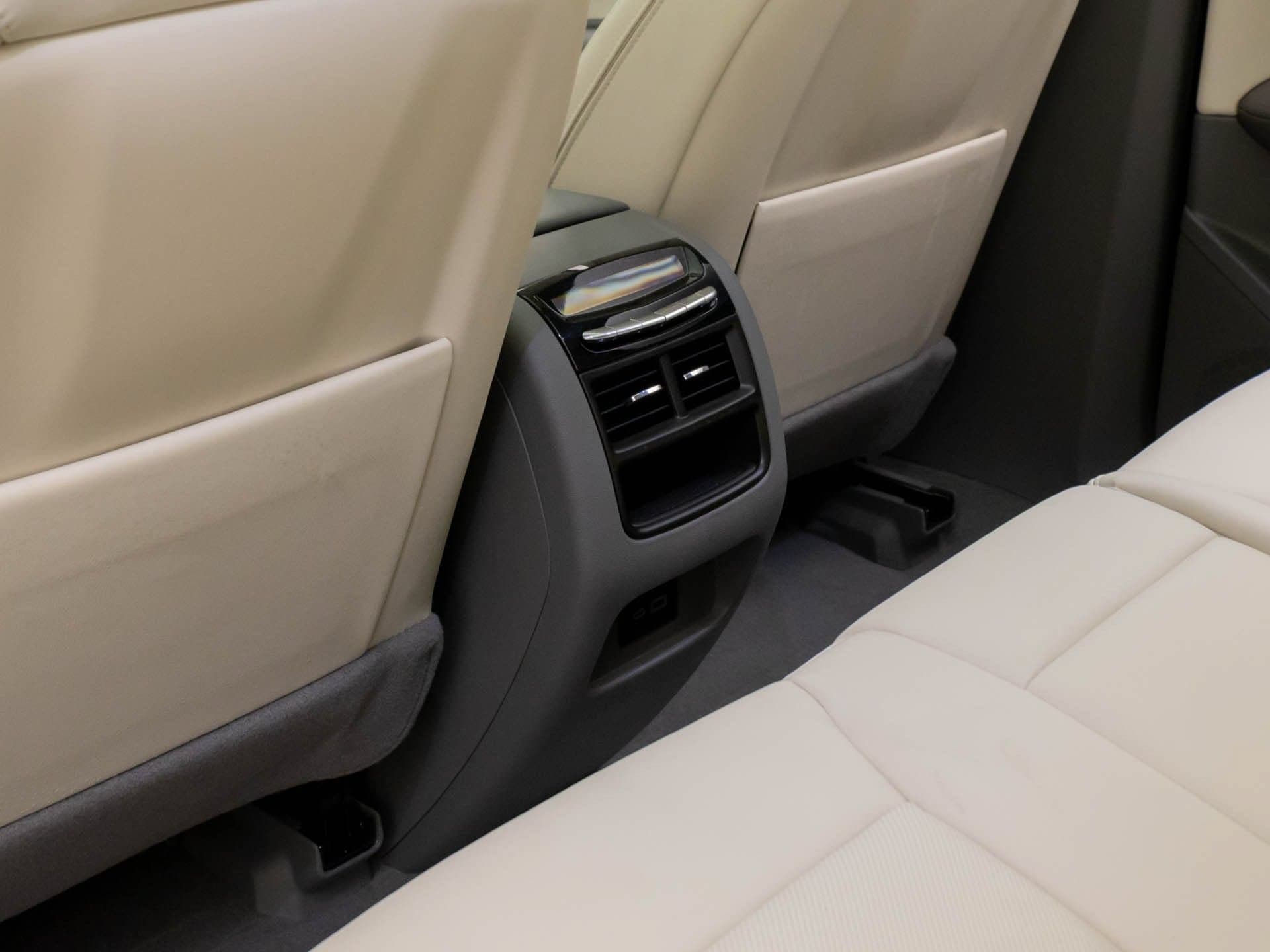 2026 Cadillac XT5 Premium Luxury - Photo 16