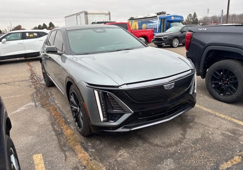 Used 2024 Cadillac LYRIQ Sport 2 with VIN 1GYKPVRL1RZ138776 for sale in Barrington, IL
