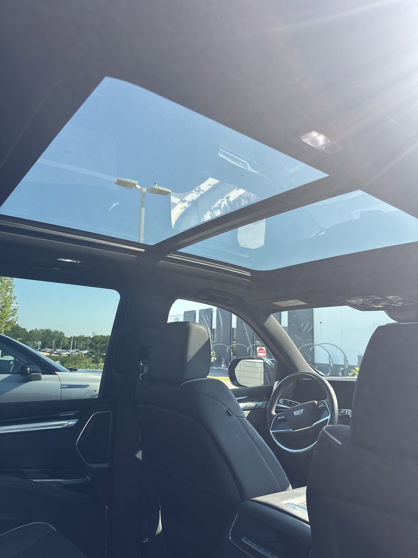2025 Cadillac Escalade ESV Premium photo 2