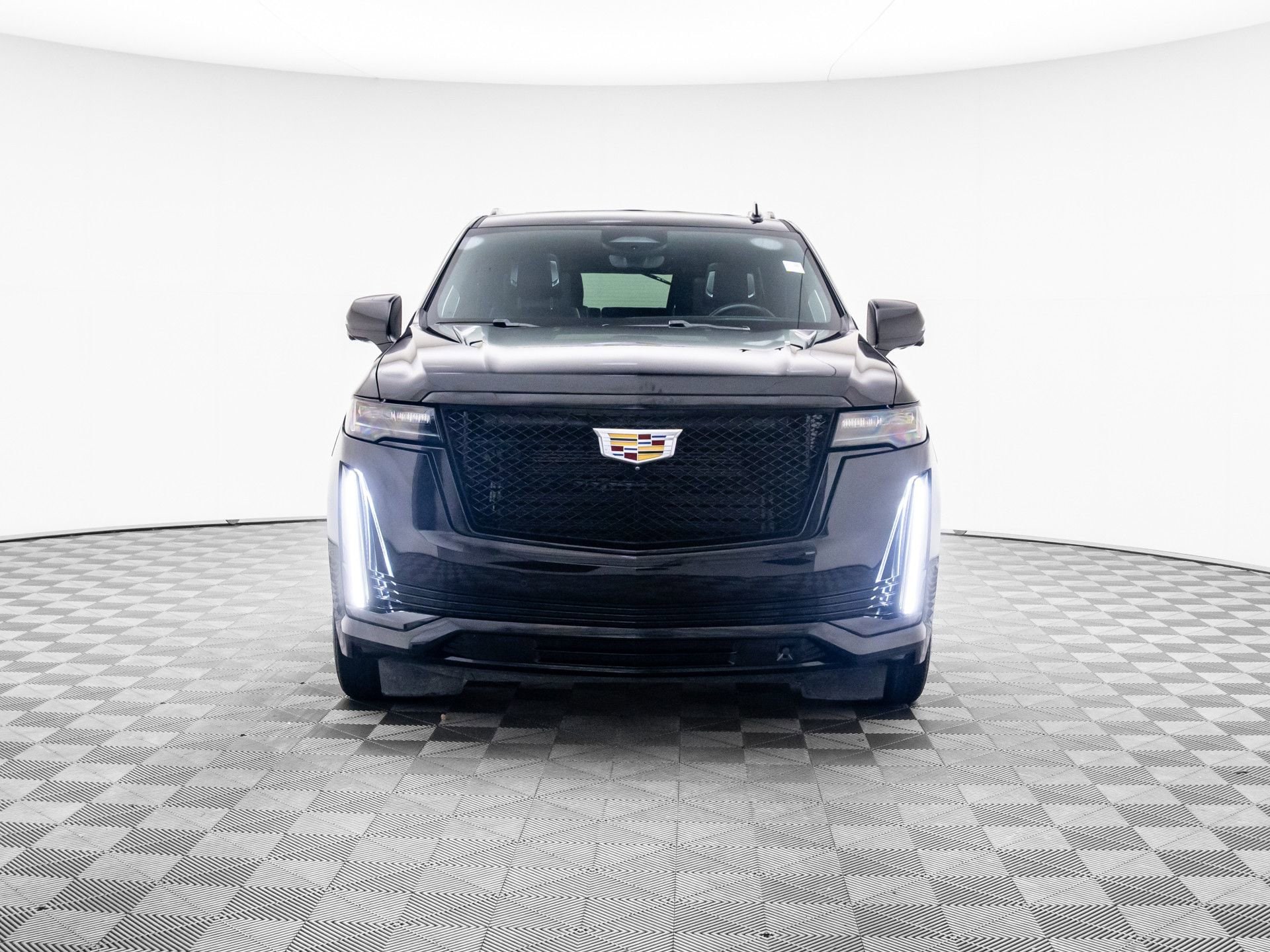 Used 2021 Cadillac Escalade Sport Platinum with VIN 1GYS4GKLXMR248913 for sale in Barrington, IL