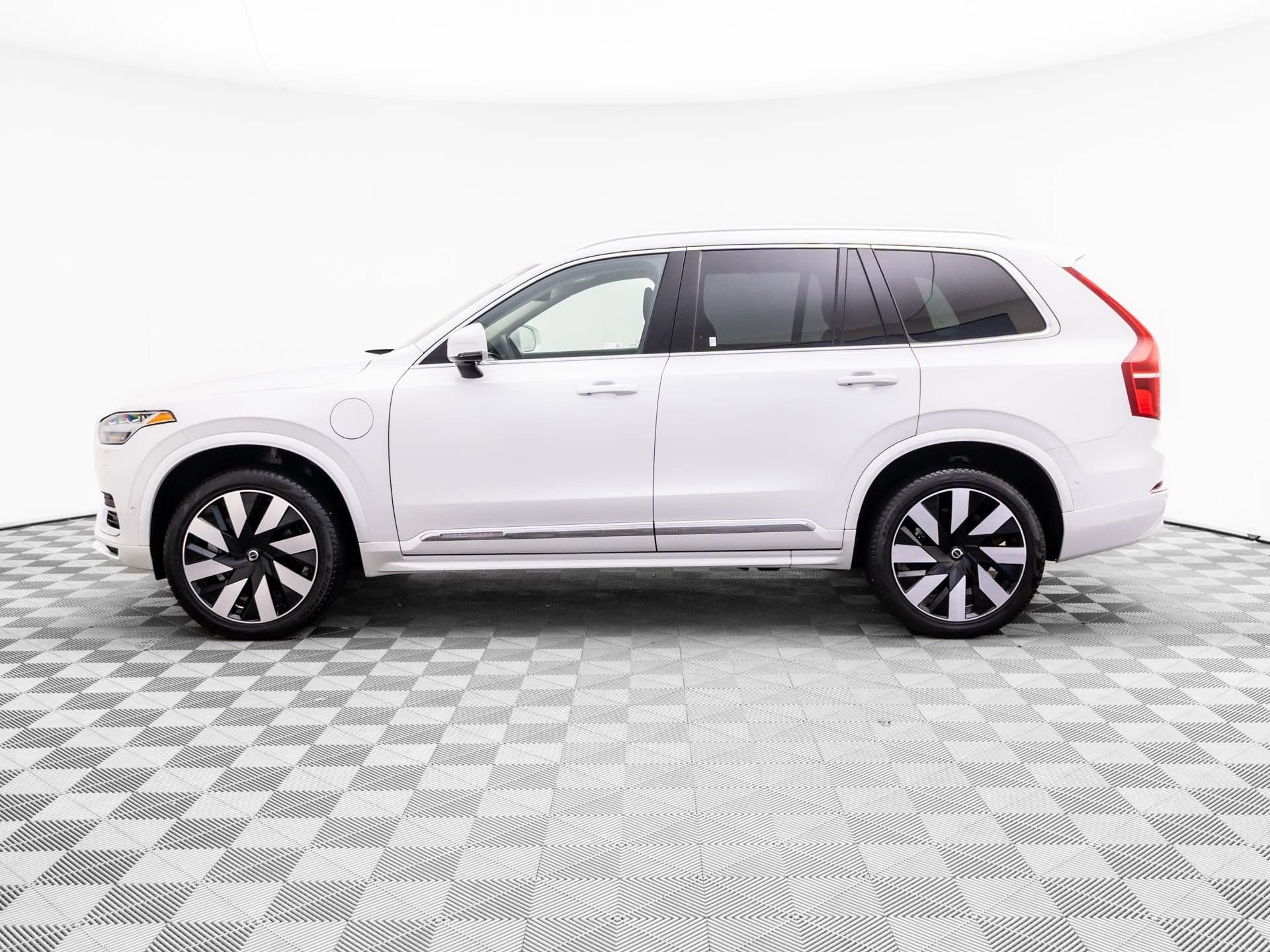 Used 2024 Volvo XC90 Ultimate with VIN YV4H60CFXR1183459 for sale in Barrington, IL