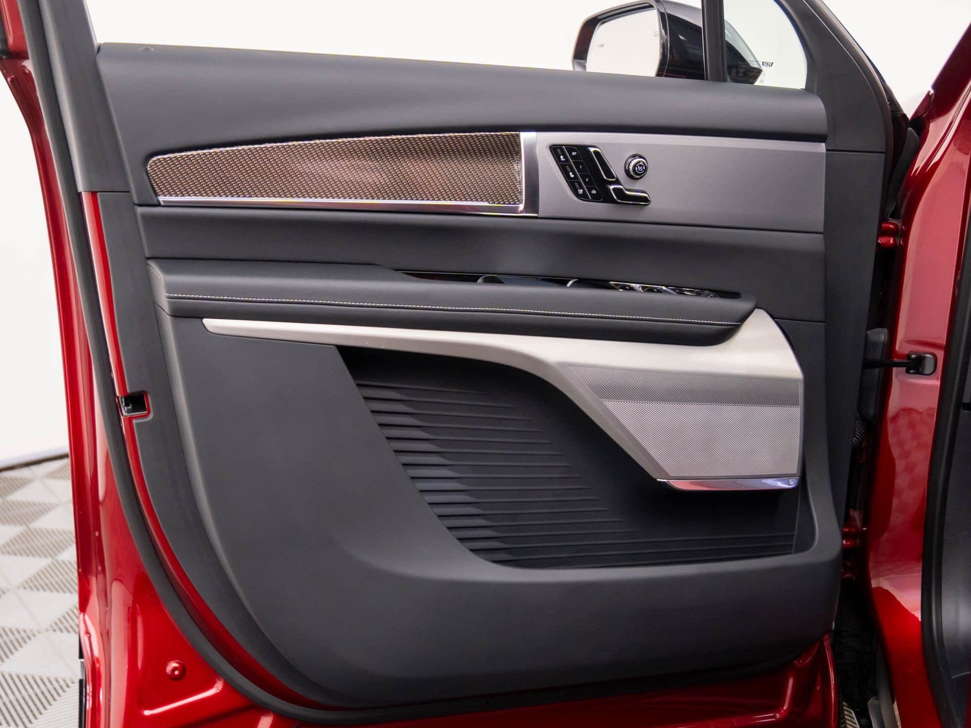2026 Cadillac VISTIQ Sport - Photo 14