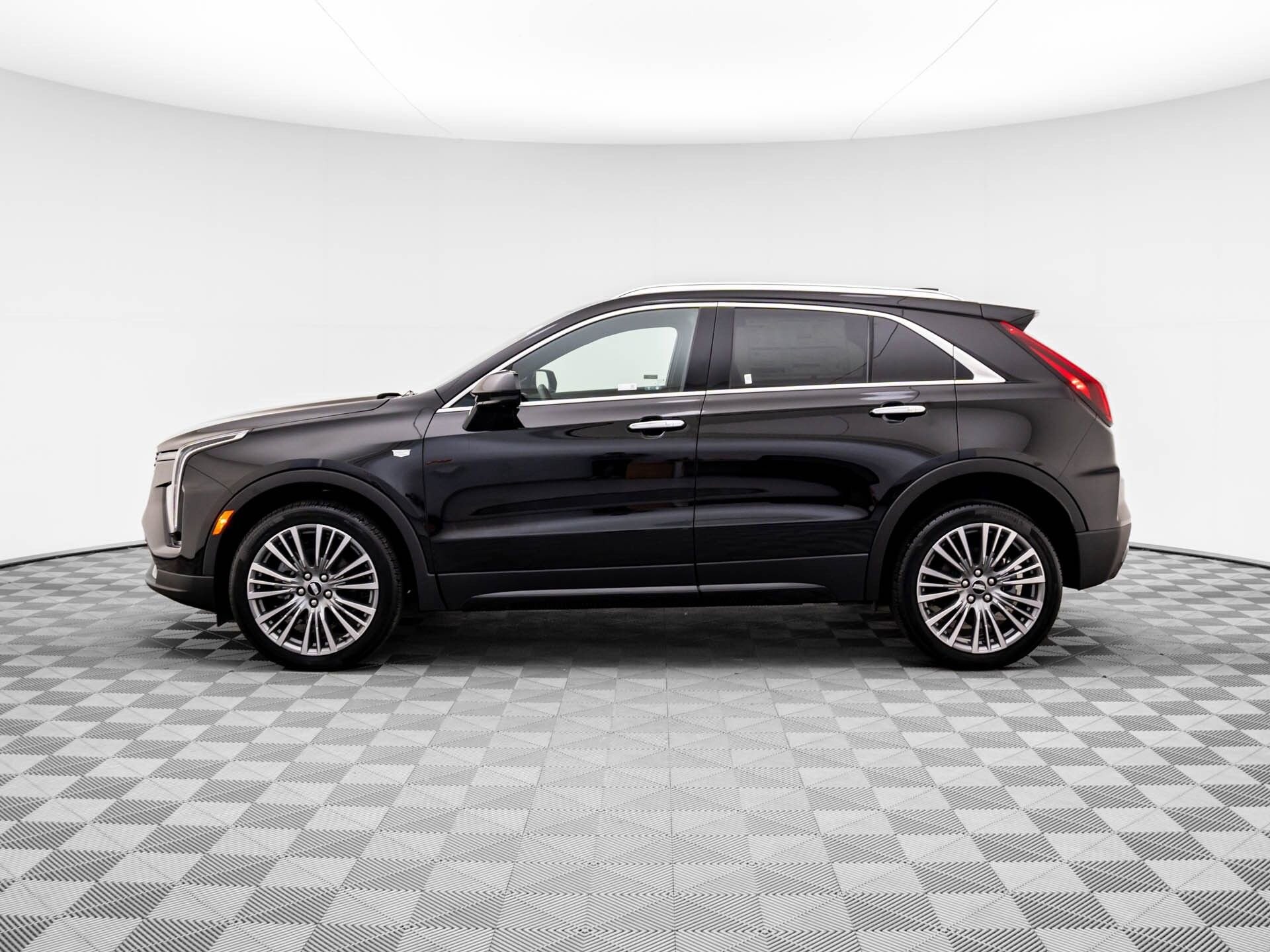 2025 Cadillac XT4 Premium Luxury photo 4