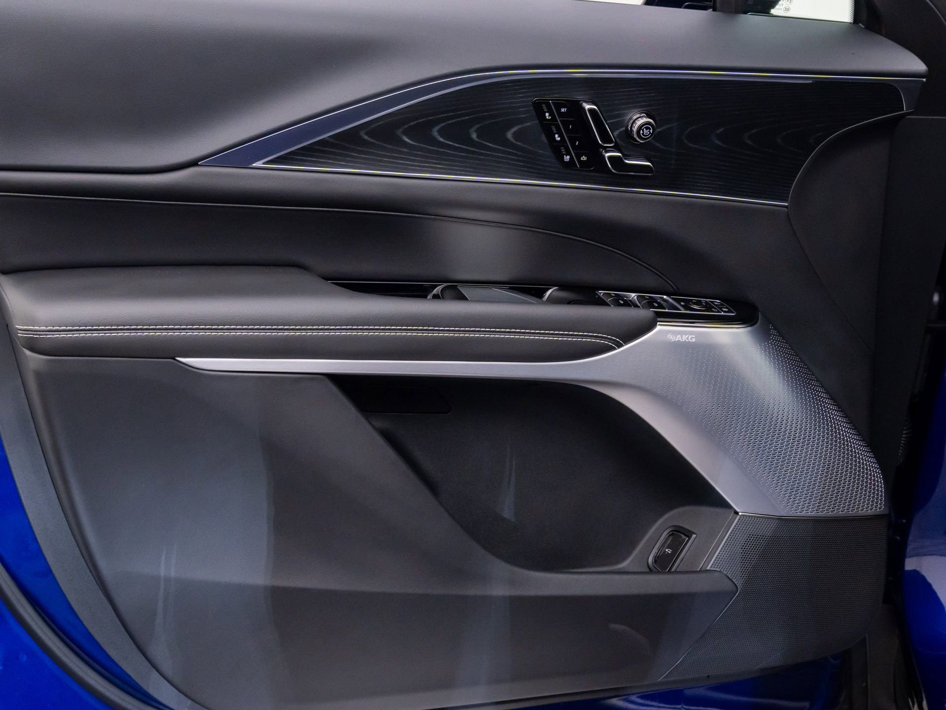 2026 Cadillac LYRIQ V - Photo 12