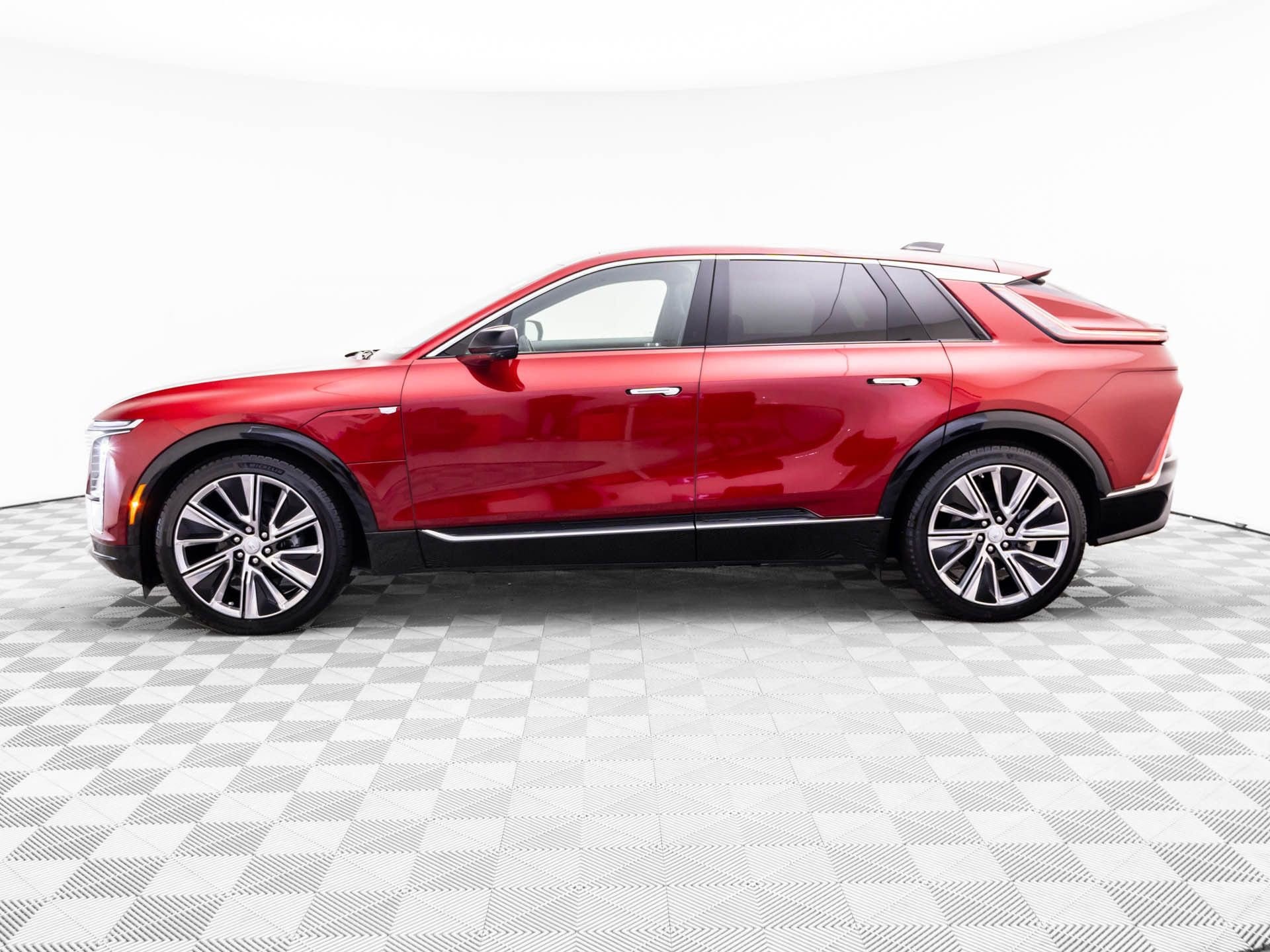 Used 2024 Cadillac LYRIQ Luxury 3 with VIN 1GYKPSRL0RZ140419 for sale in Barrington, IL