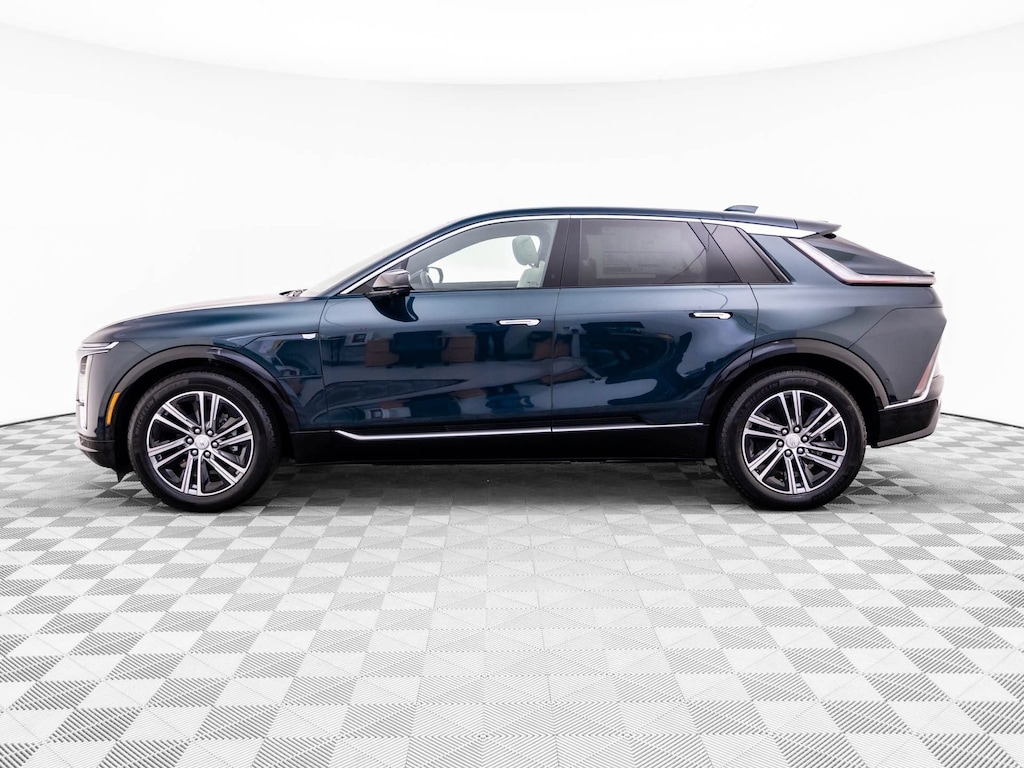 New 2026 CADILLAC LYRIQ Luxury SUV
