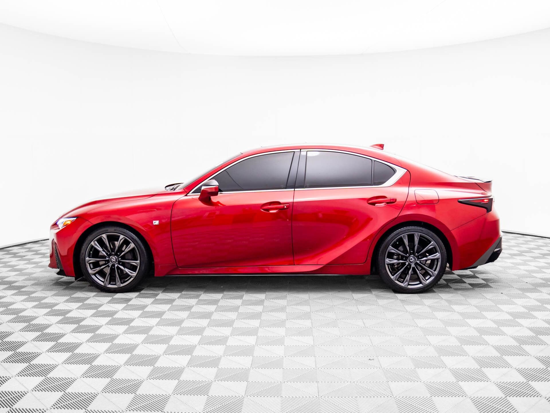 2023 Lexus IS 350 F SPORT photo 4