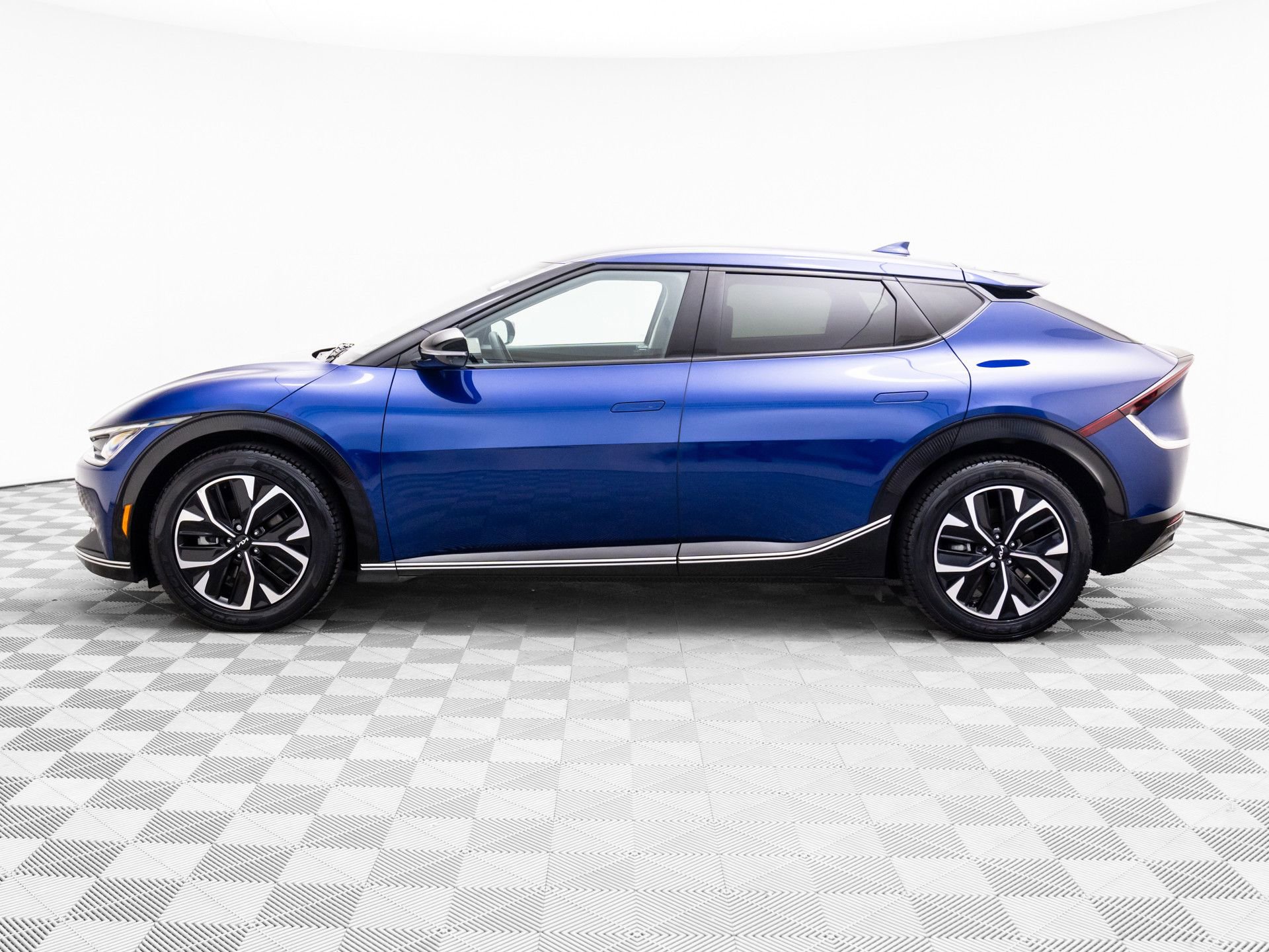 Used 2022 Kia Ev6 Wind with VIN KNDC3DLC3N5065243 for sale in Barrington, IL