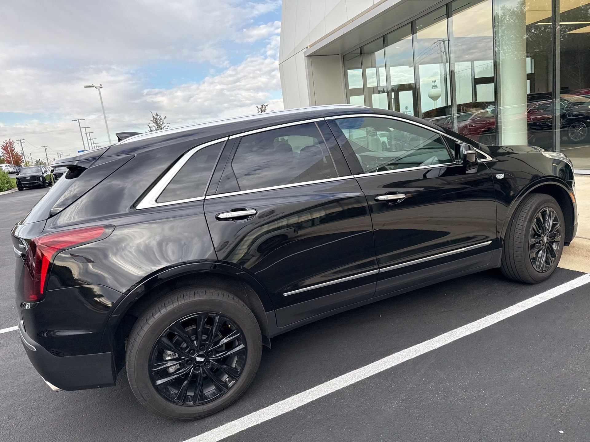 2024 Cadillac XT5 Luxury photo 2