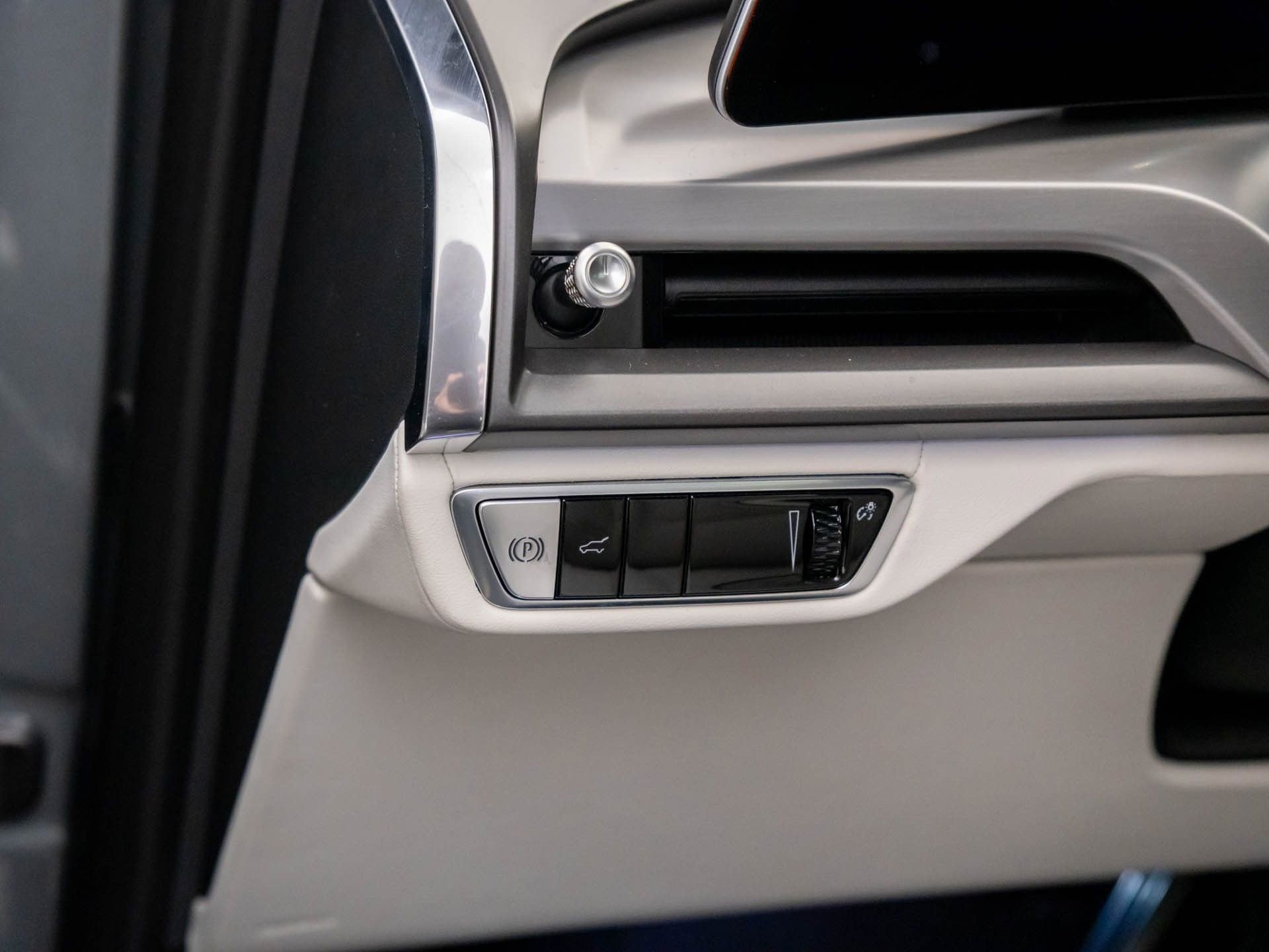 2026 Cadillac VISTIQ Luxury - Photo 23