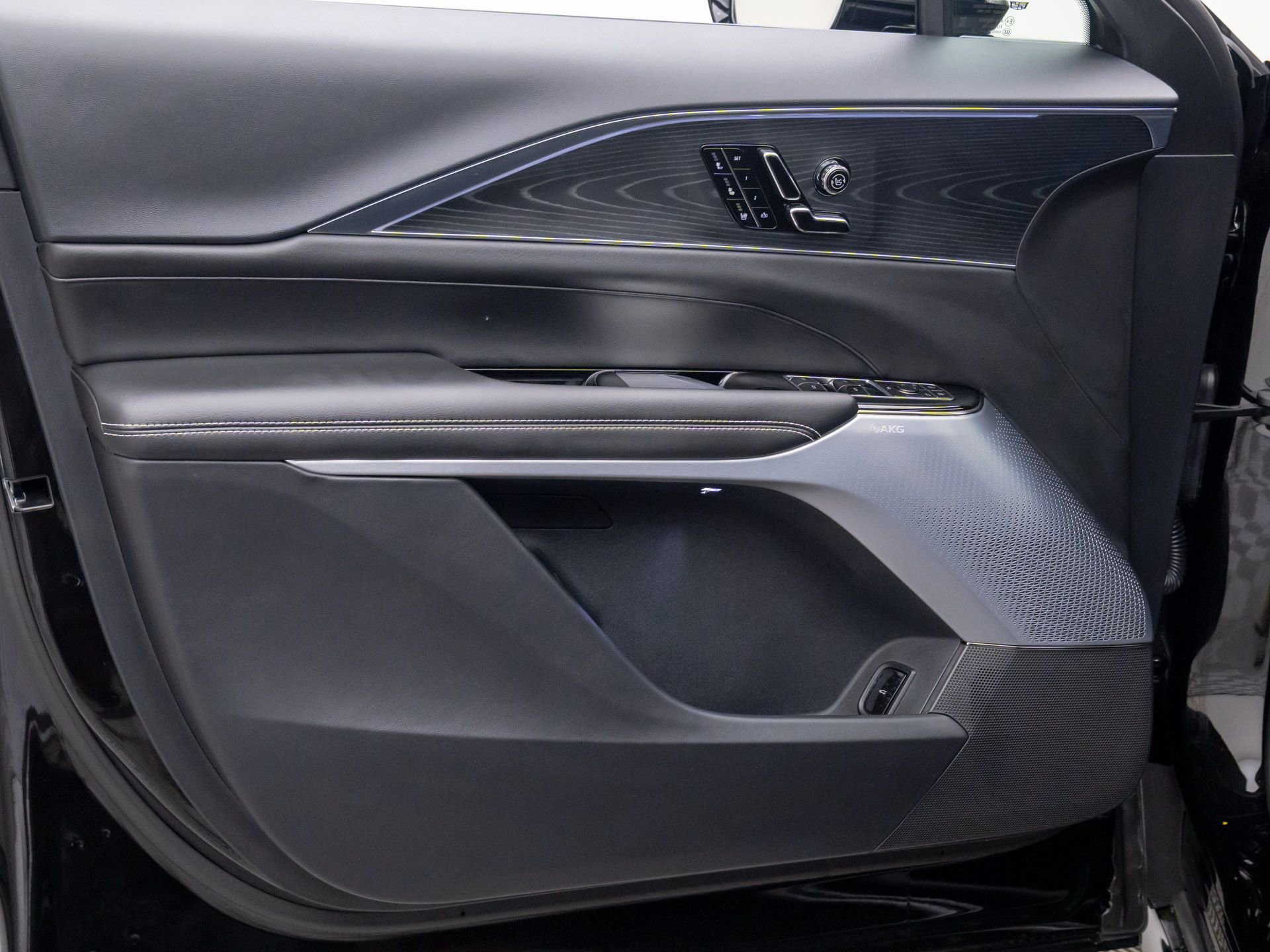 2026 Cadillac LYRIQ V - Photo 13