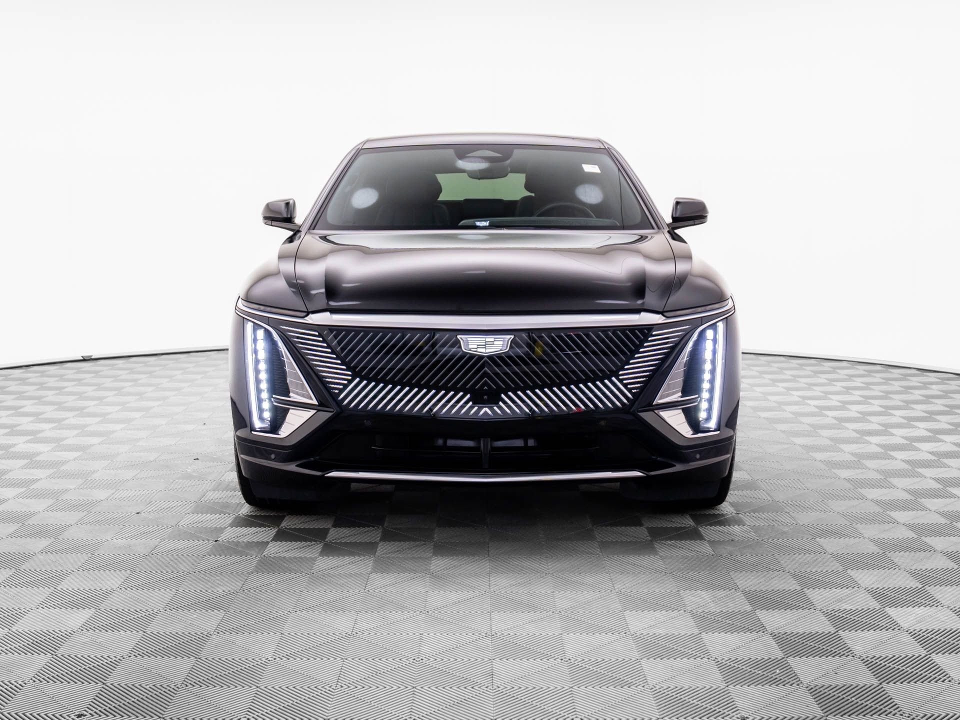 Used 2024 Cadillac LYRIQ Luxury 3 with VIN 1GYKPSRL2RZ136081 for sale in Barrington, IL